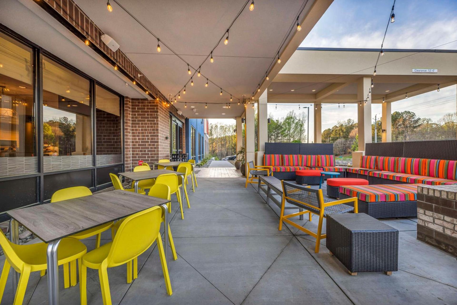 Home2 Suites by Hilton Raleigh West Lenovo Center photo 4