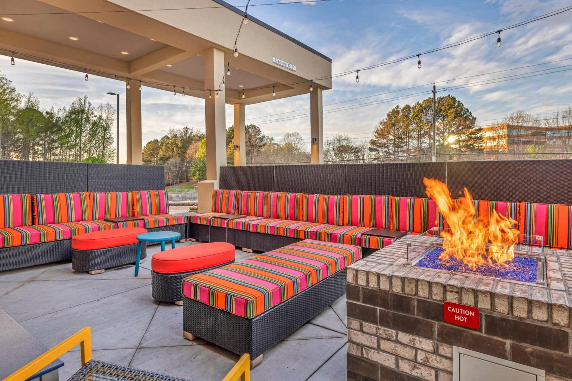 Home2 Suites by Hilton Raleigh West Lenovo Center photo 5