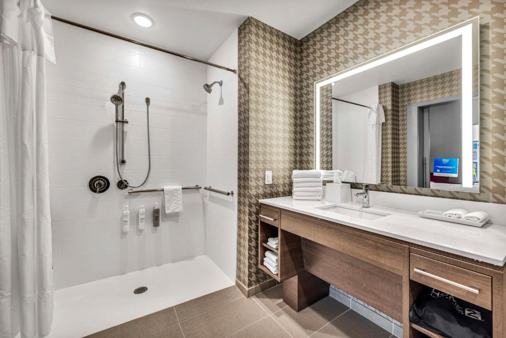 Home2 Suites by Hilton Raleigh West Lenovo Center photo 42