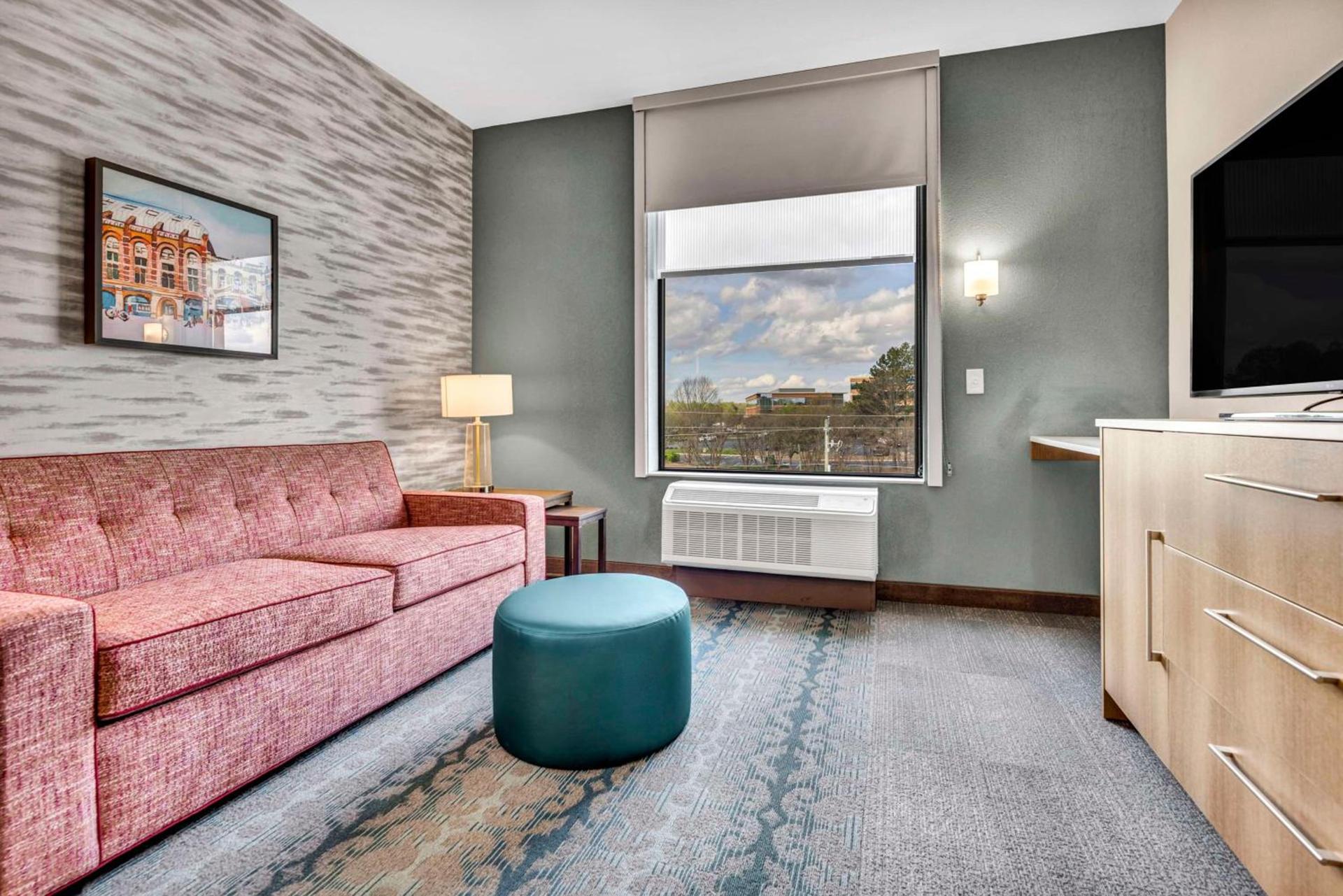 Home2 Suites by Hilton Raleigh West Lenovo Center photo 6