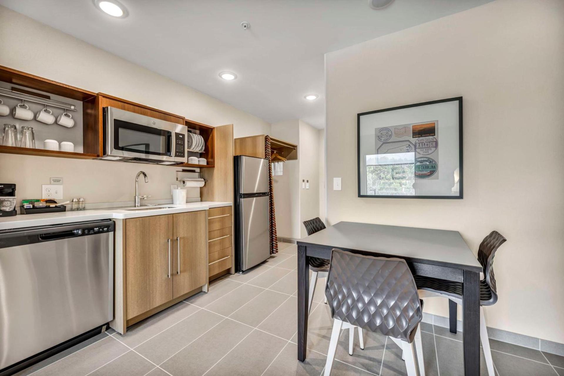Home2 Suites by Hilton Raleigh West Lenovo Center photo 25