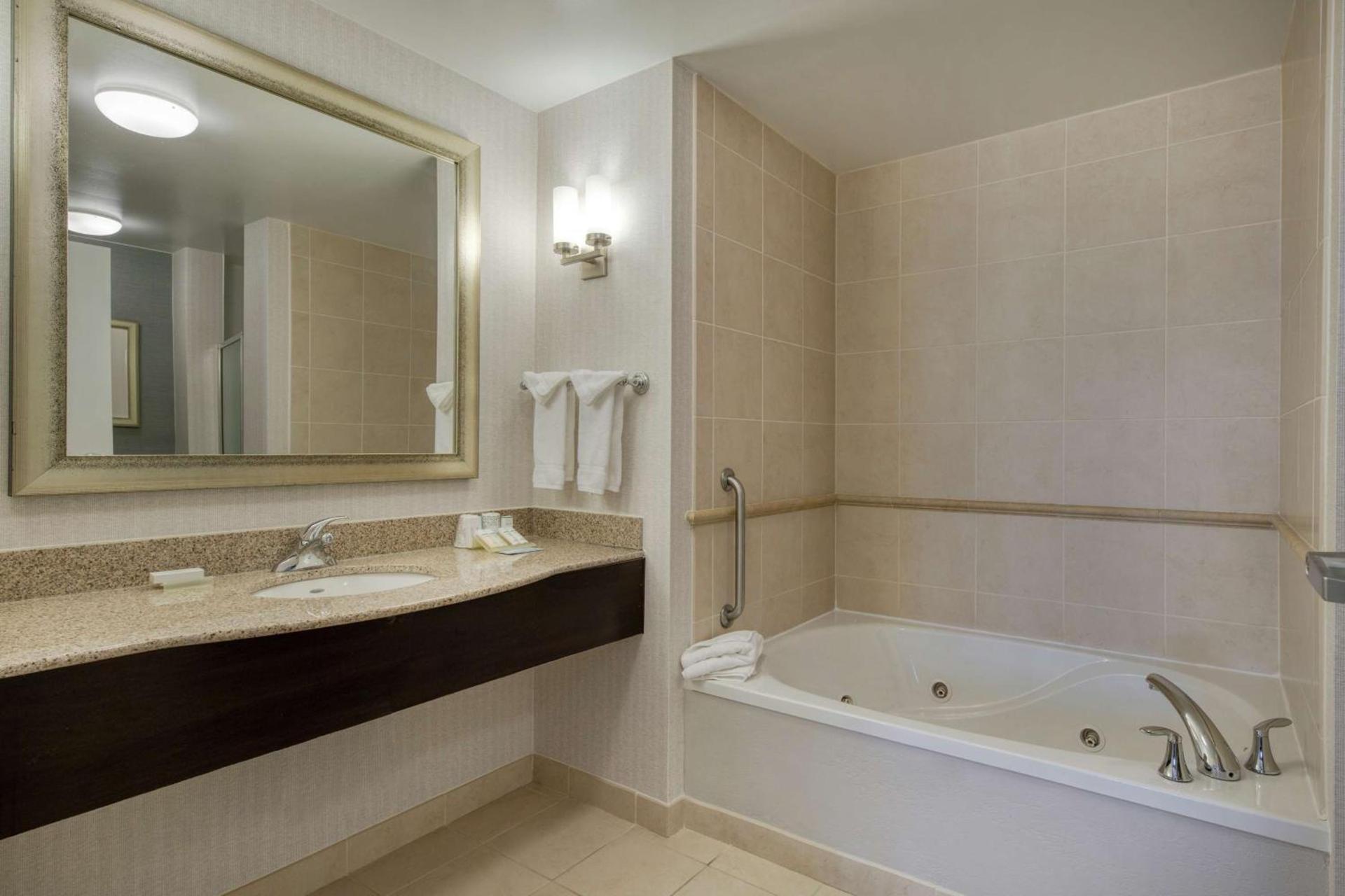 Hilton Garden Inn Durham Southpoint photo 47