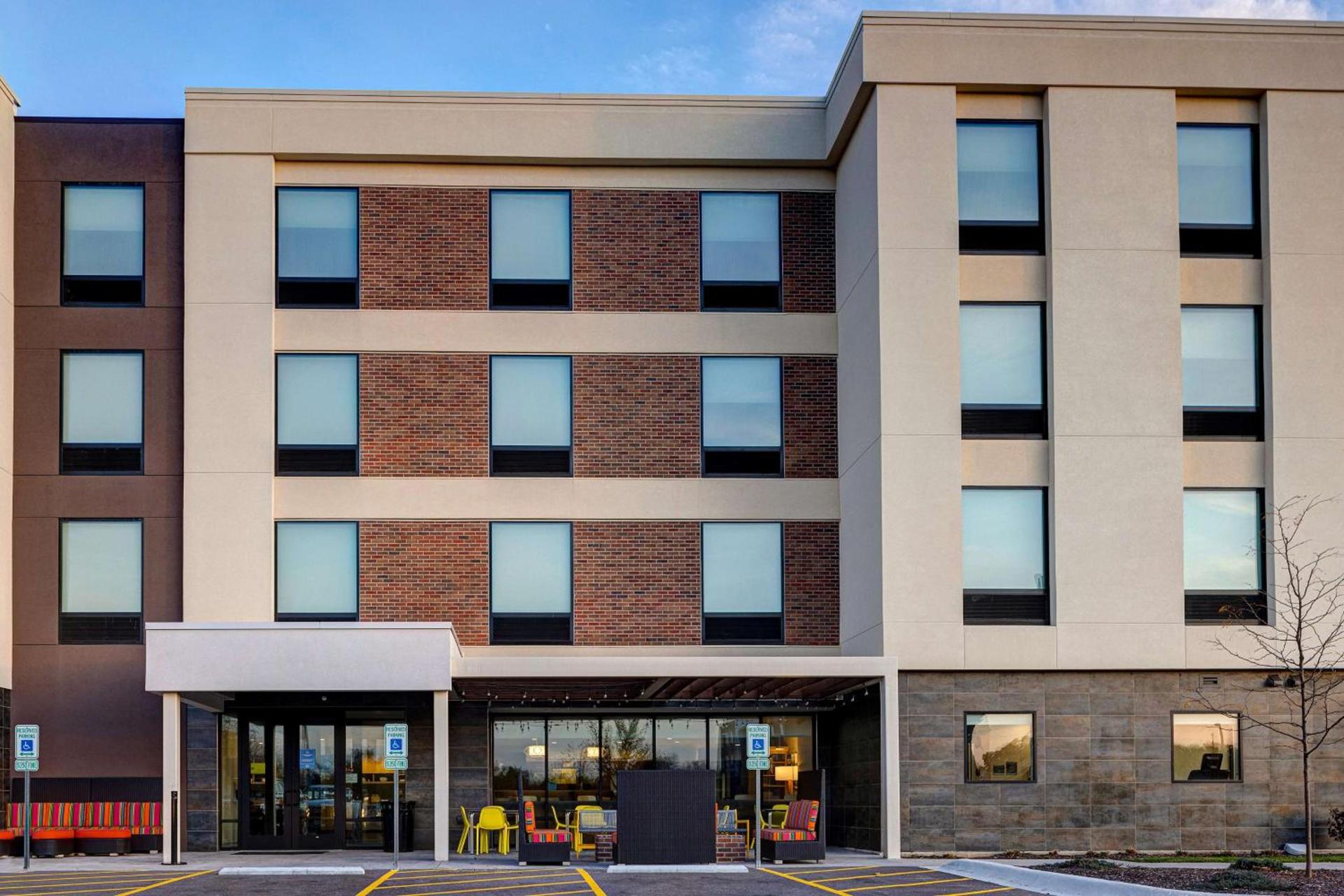 Home2 Suites By Hilton DeKalb photo 8
