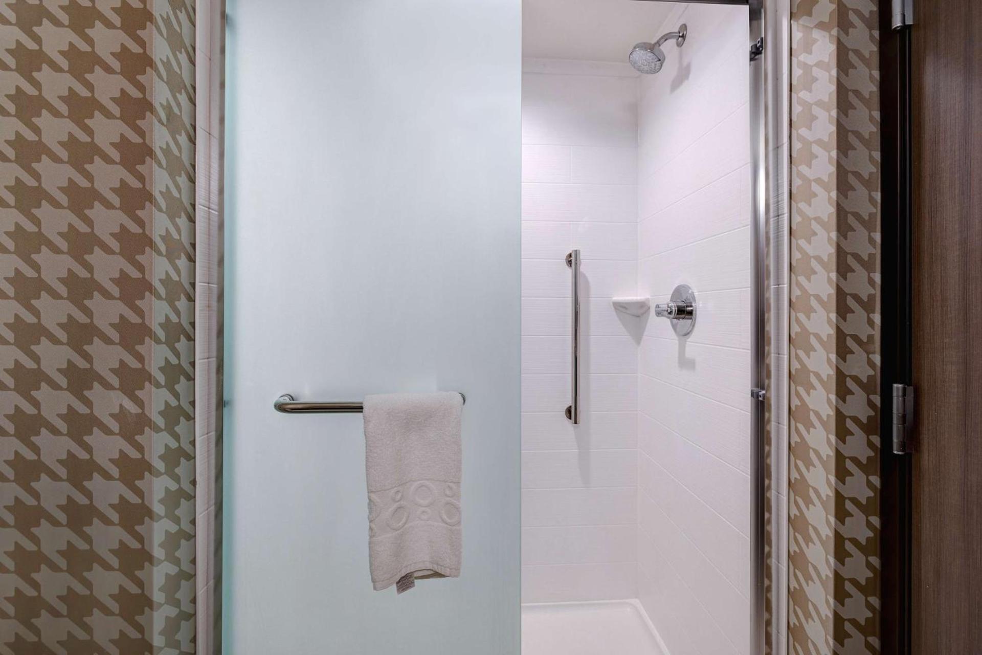 Home2 Suites By Hilton DeKalb photo 29