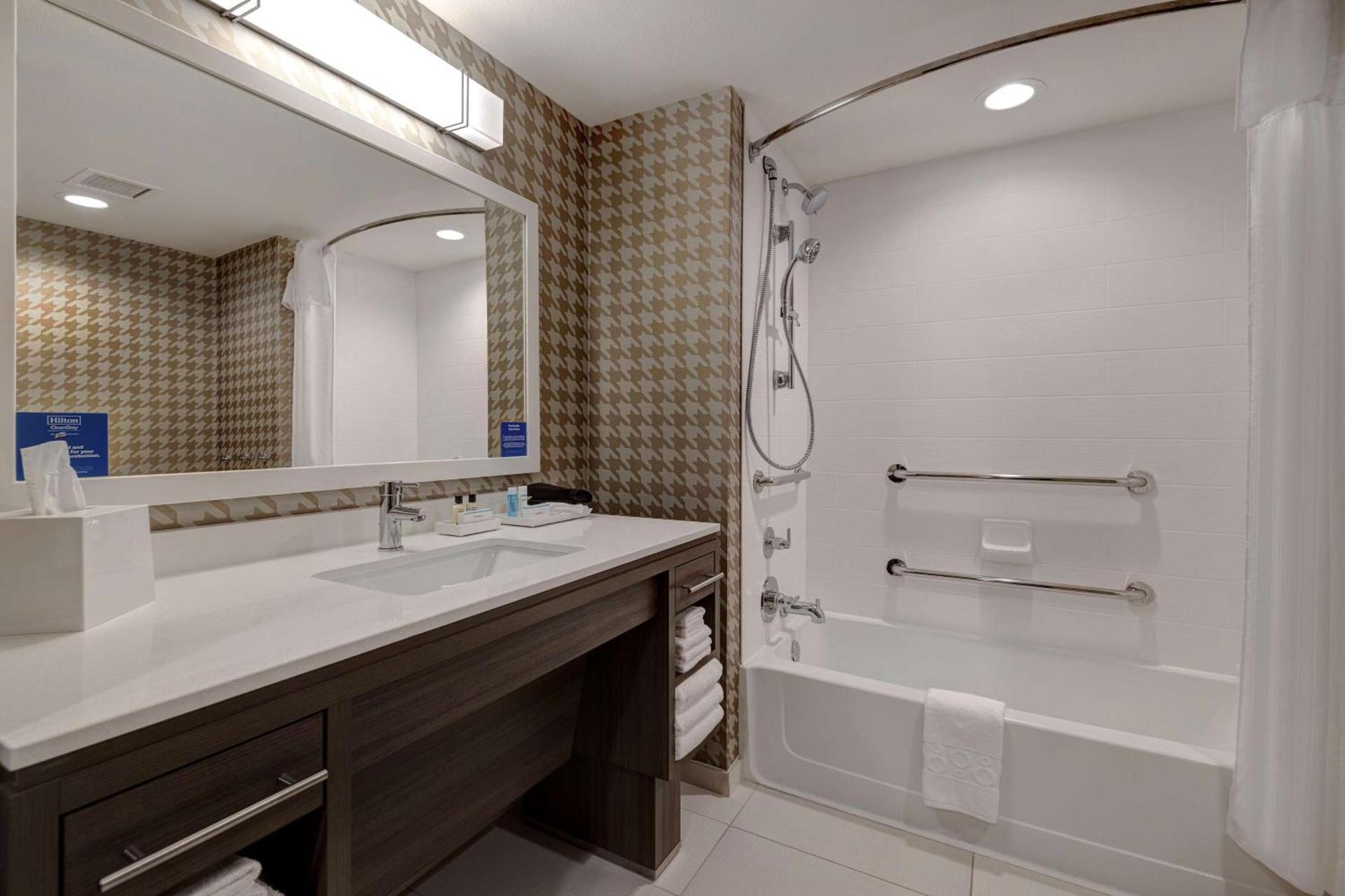 Home2 Suites By Hilton DeKalb photo 37