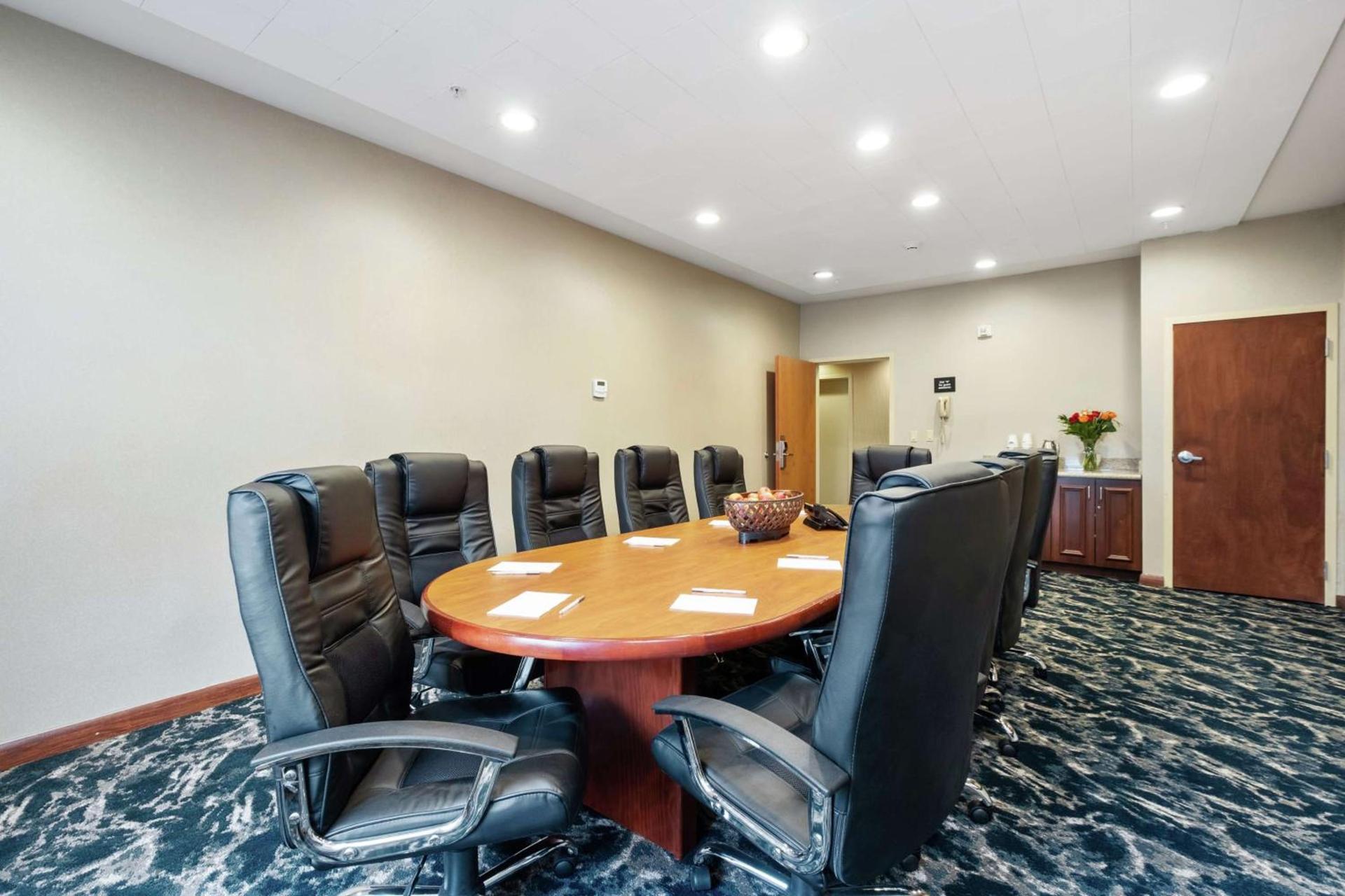 Hampton Inn & Suites Rockland photo 39