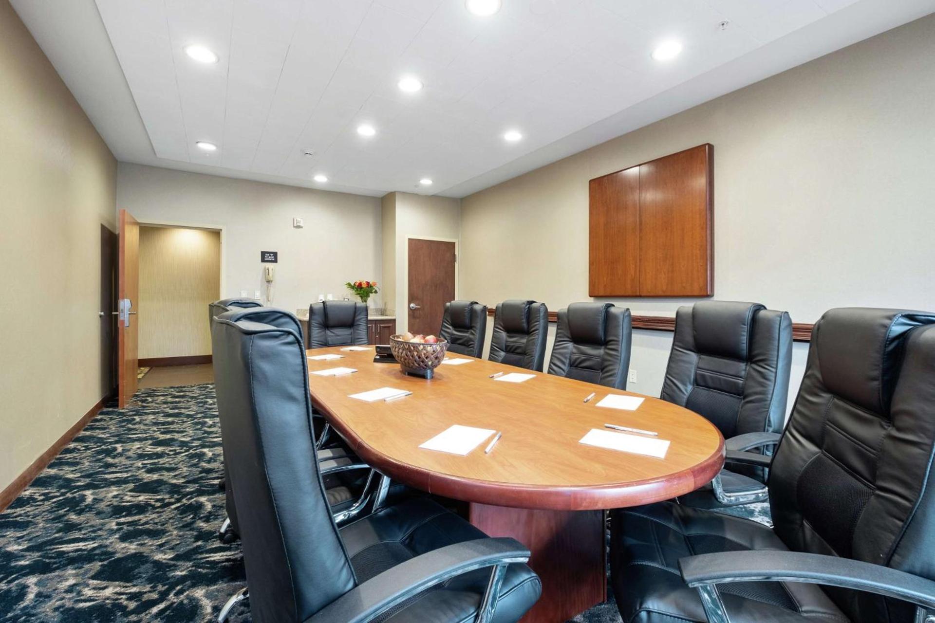 Hampton Inn & Suites Rockland photo 40