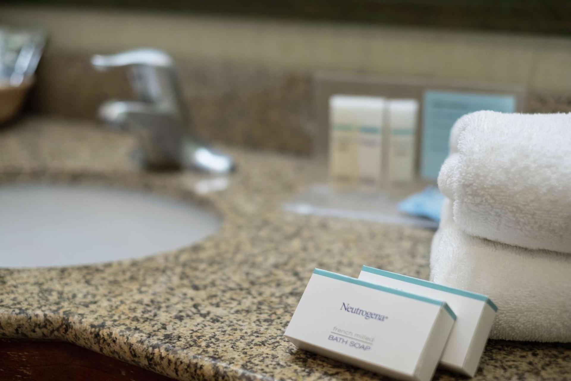 Hampton Inn & Suites Rockland photo 12
