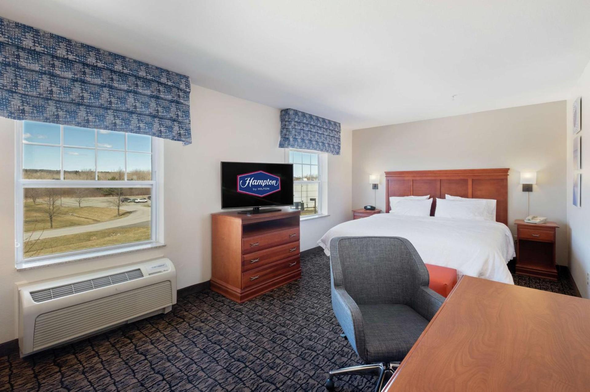 Hampton Inn & Suites Rockland photo 25