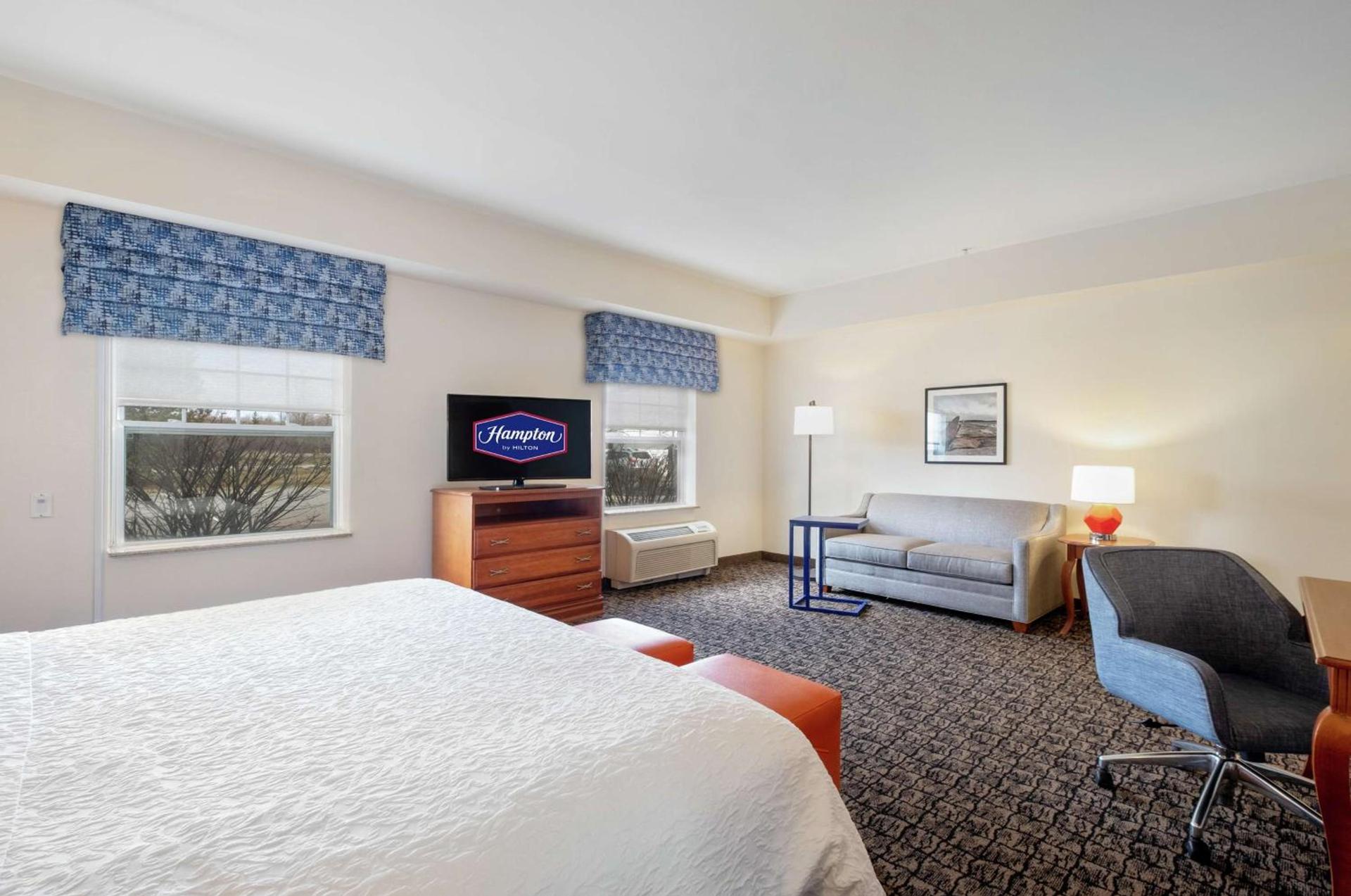 Hampton Inn & Suites Rockland photo 31
