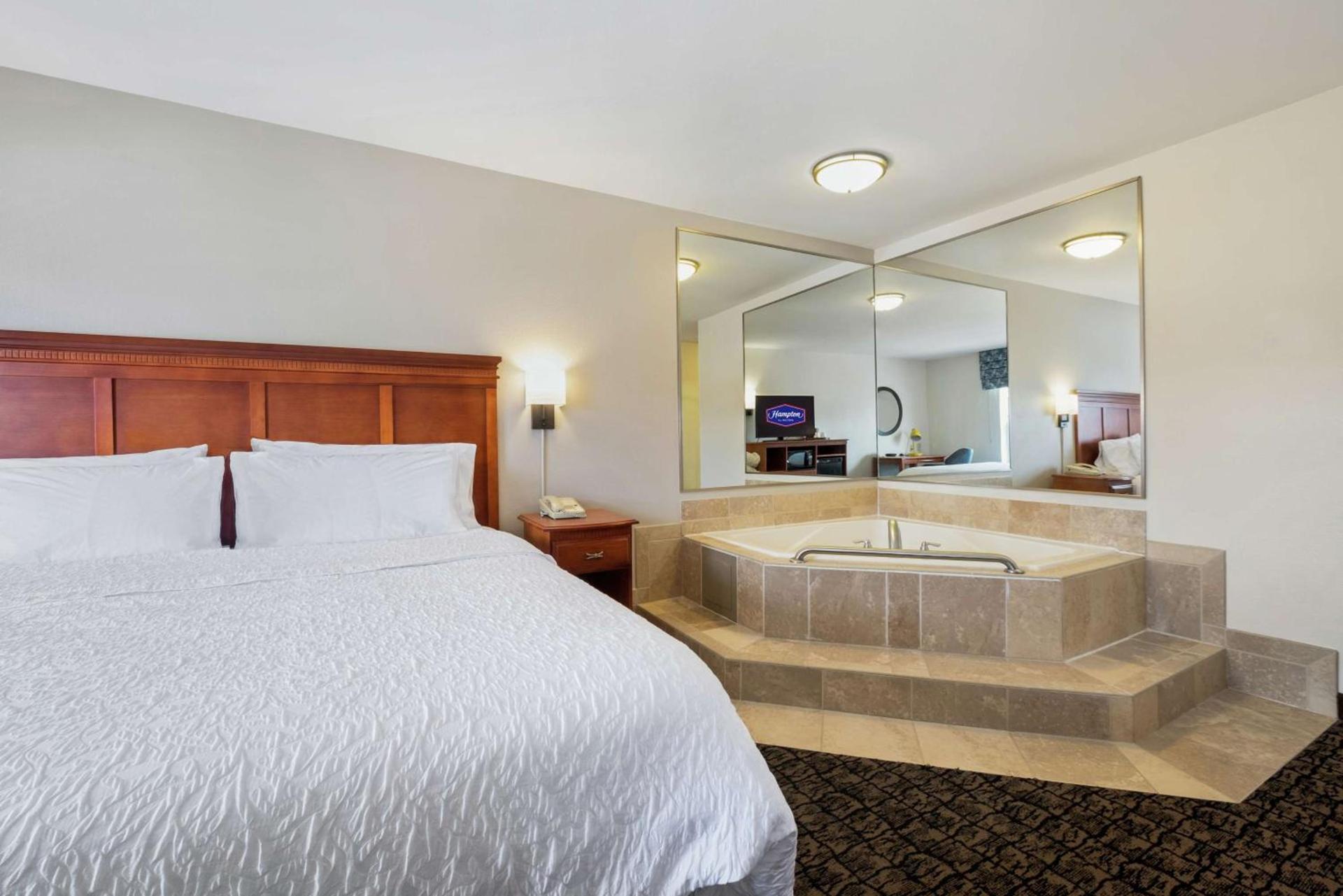 Hampton Inn & Suites Rockland photo 33