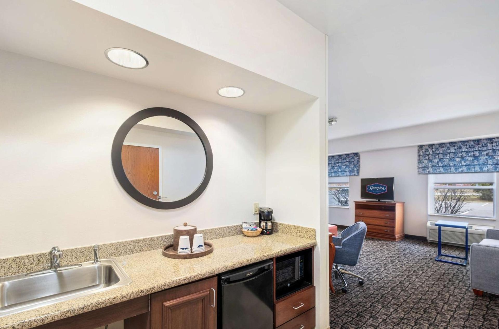Hampton Inn & Suites Rockland photo 35