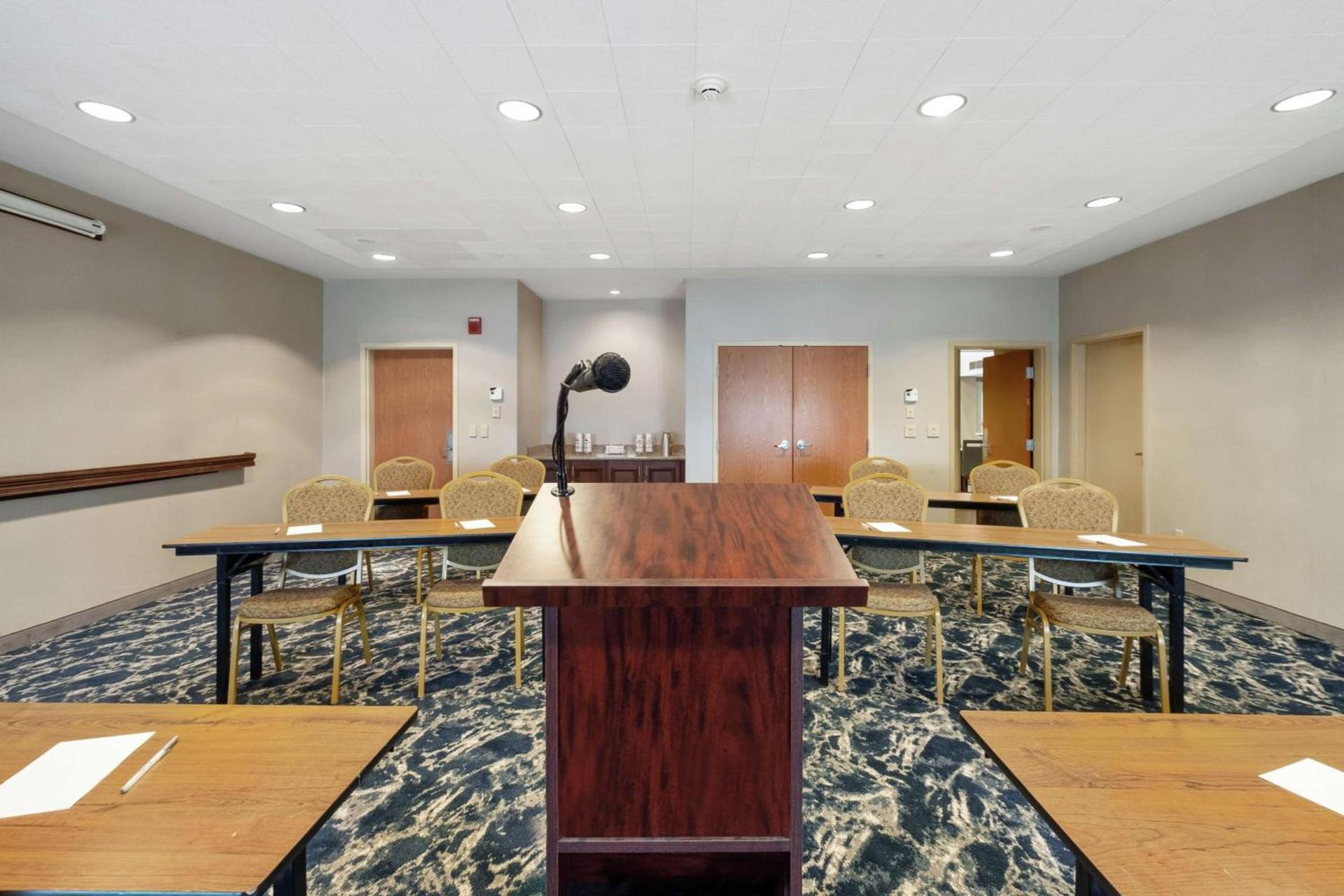 Hampton Inn & Suites Rockland photo 42