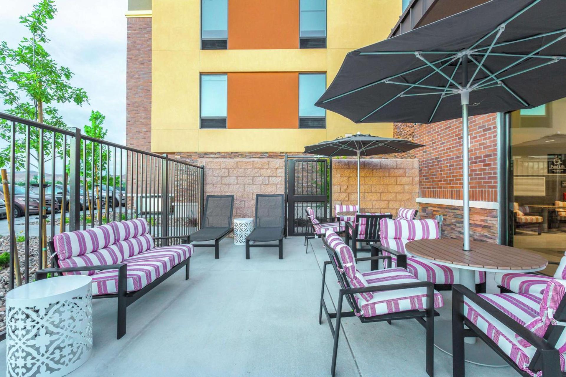 Hampton Inn & Suites Reno/Sparks photo 2