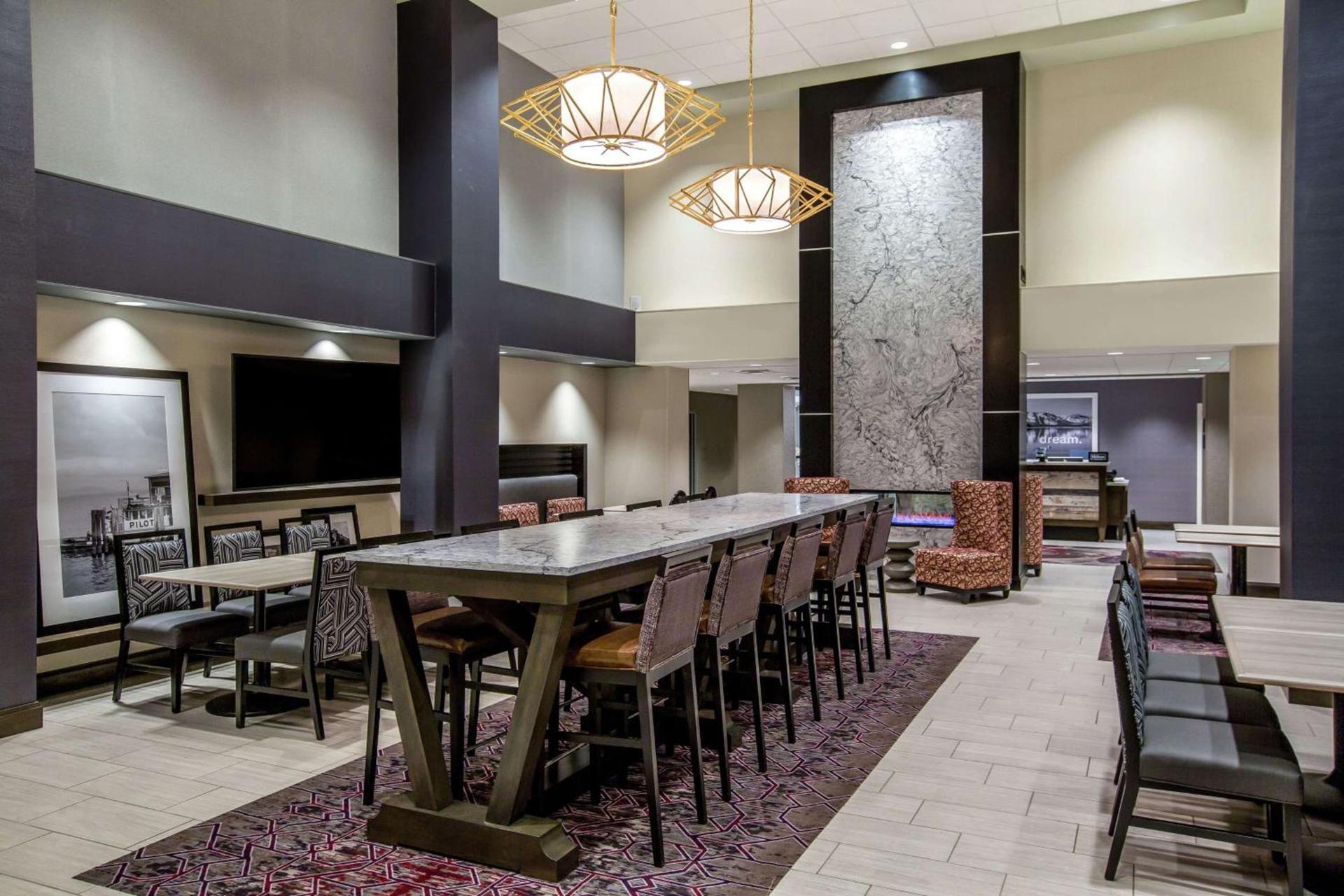 Hampton Inn & Suites Reno/Sparks photo 12