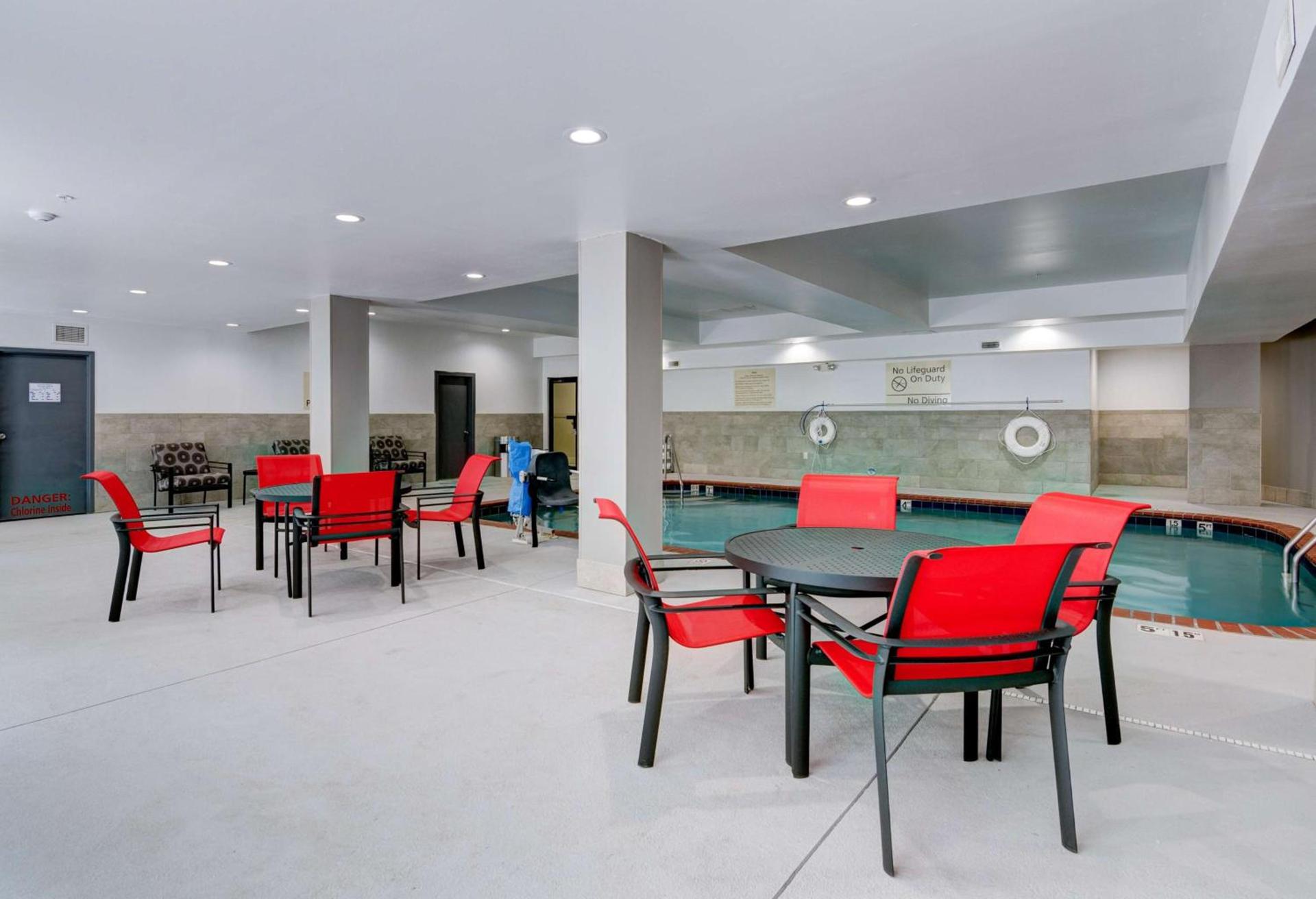 Hampton Inn Salem photo 10