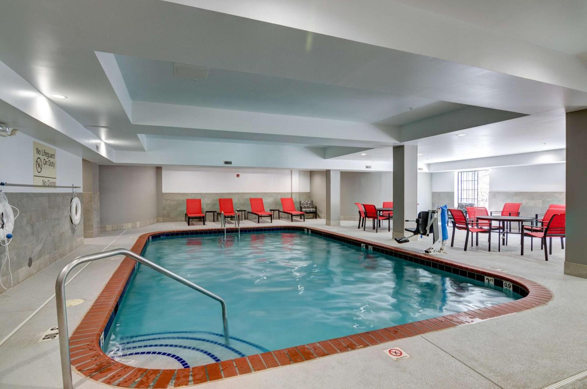 Hampton Inn Salem photo 9