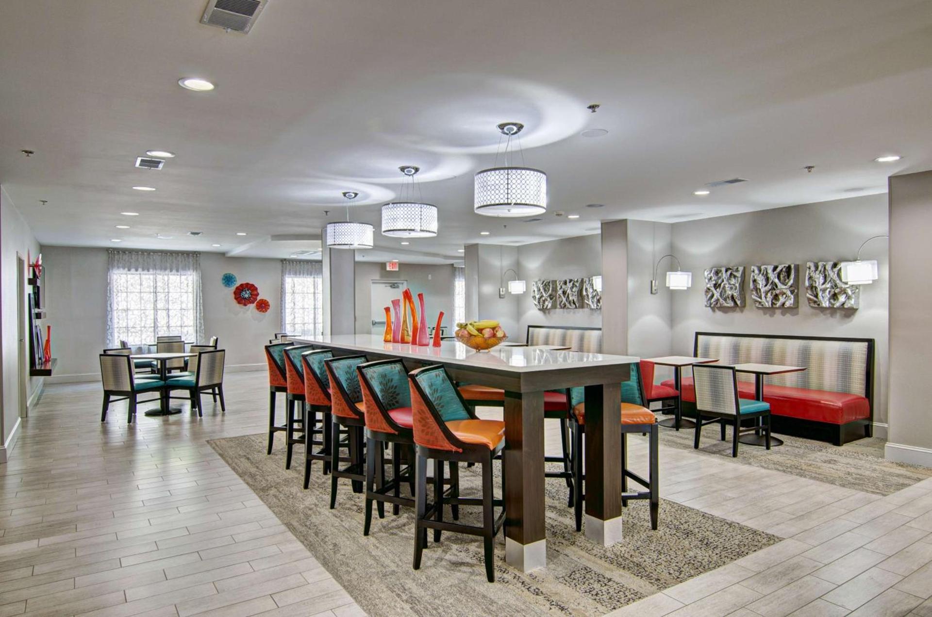 Hampton Inn Salem photo 13