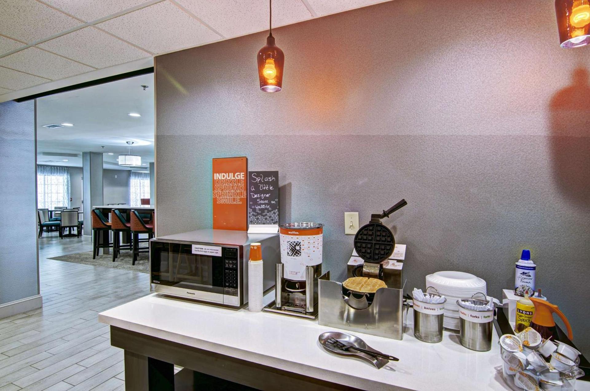 Hampton Inn Salem photo 15