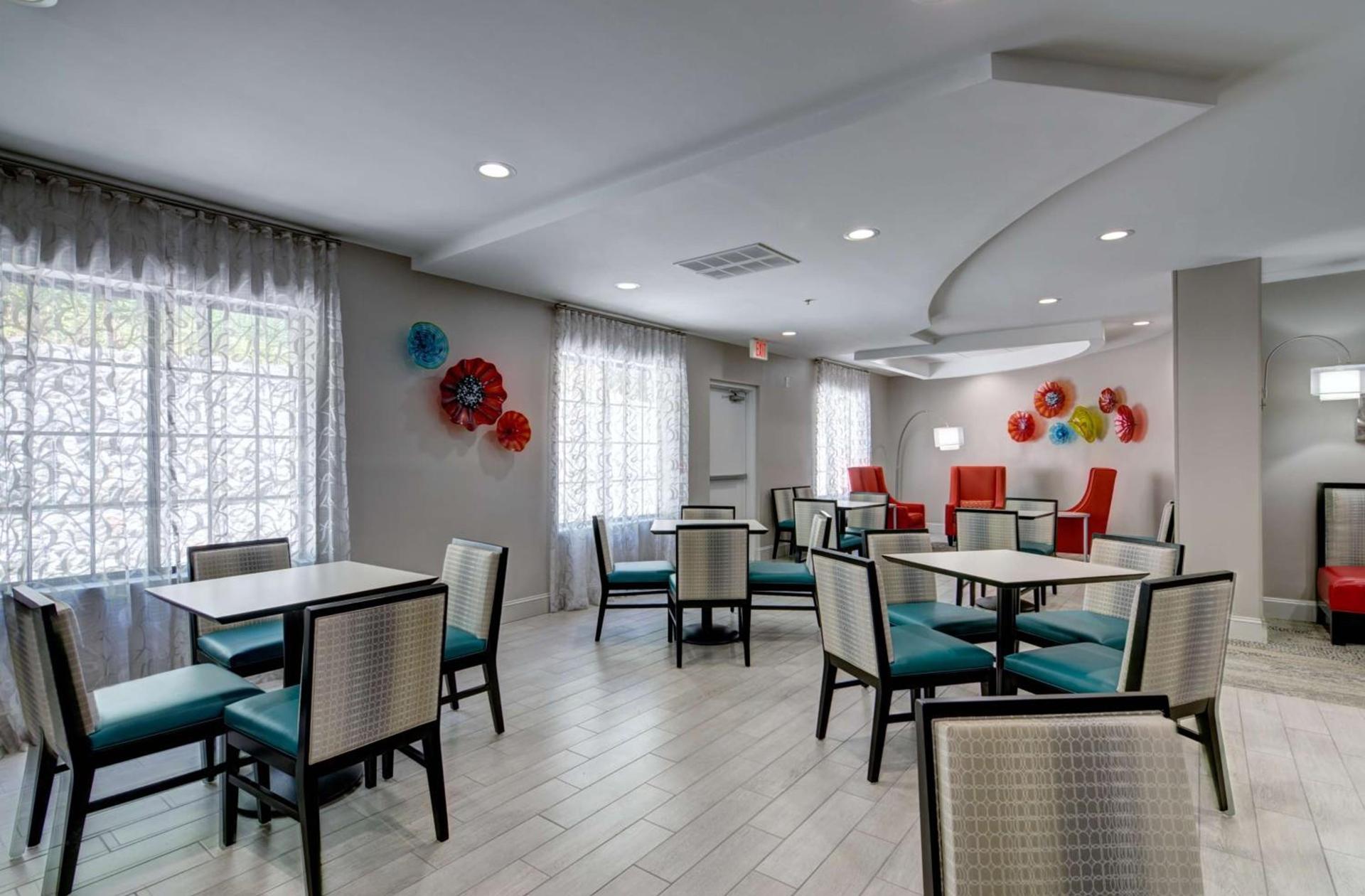 Hampton Inn Salem photo 16
