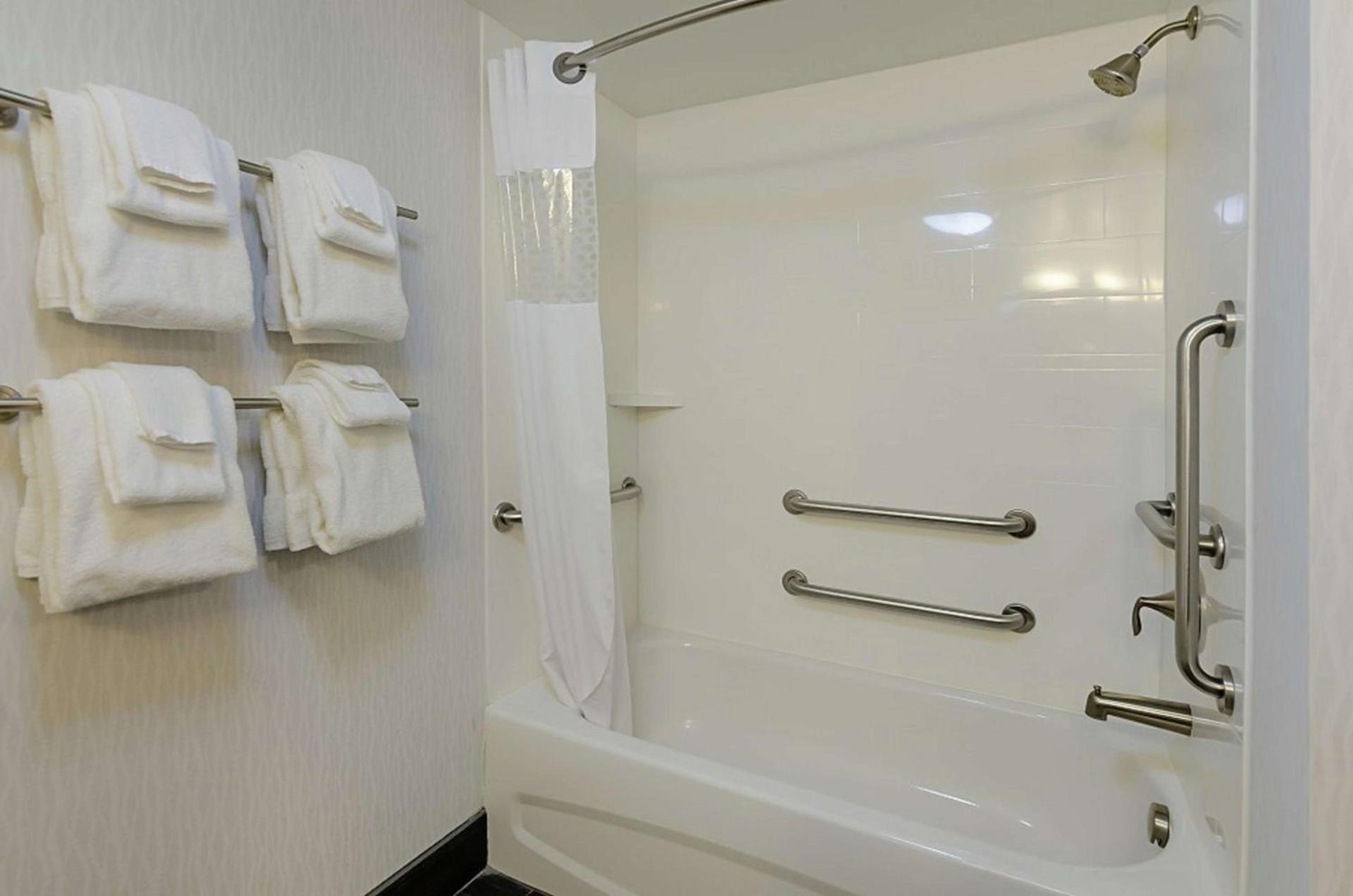 Hampton Inn Salem photo 26