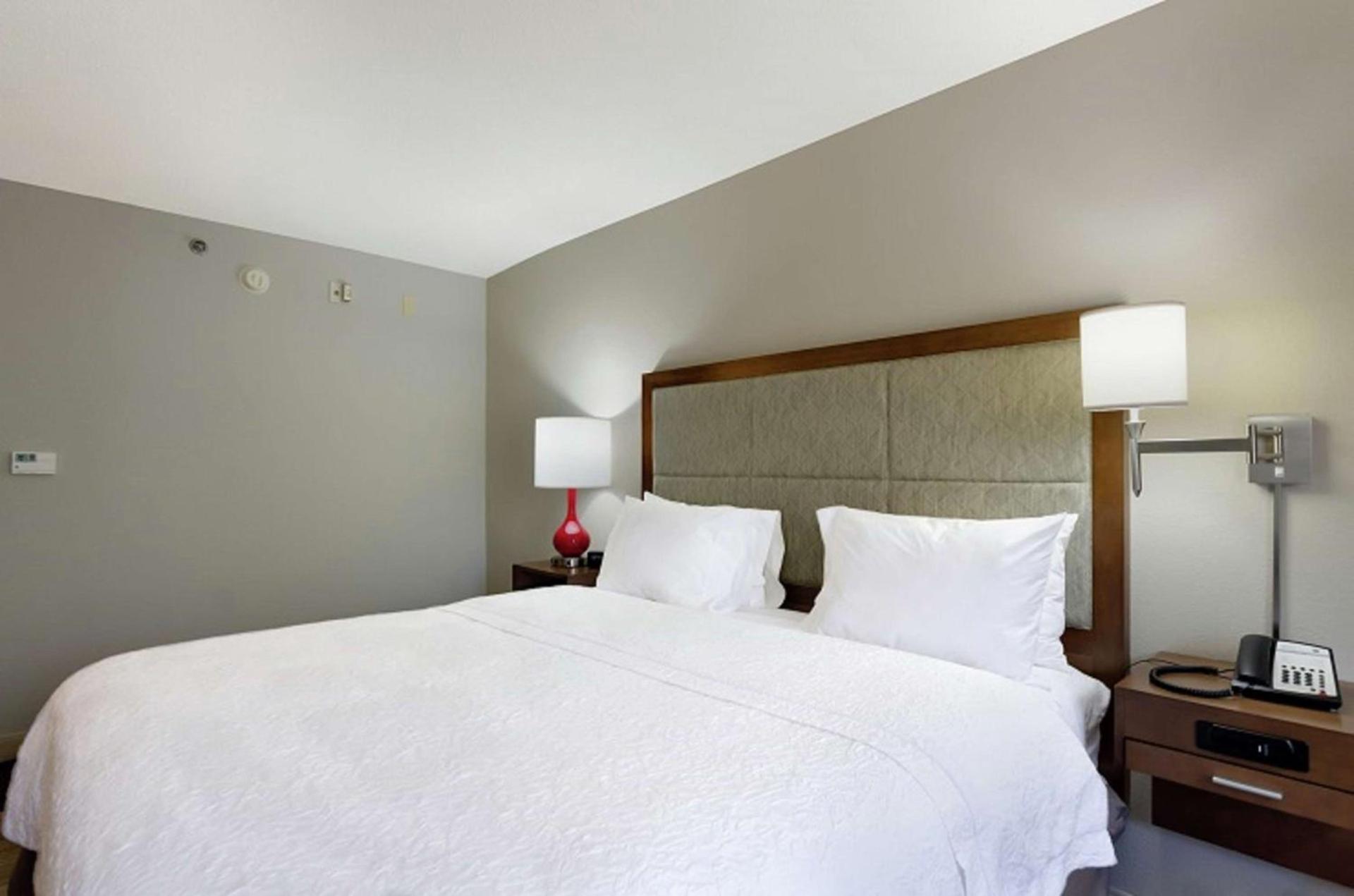 Hampton Inn Salem photo 35