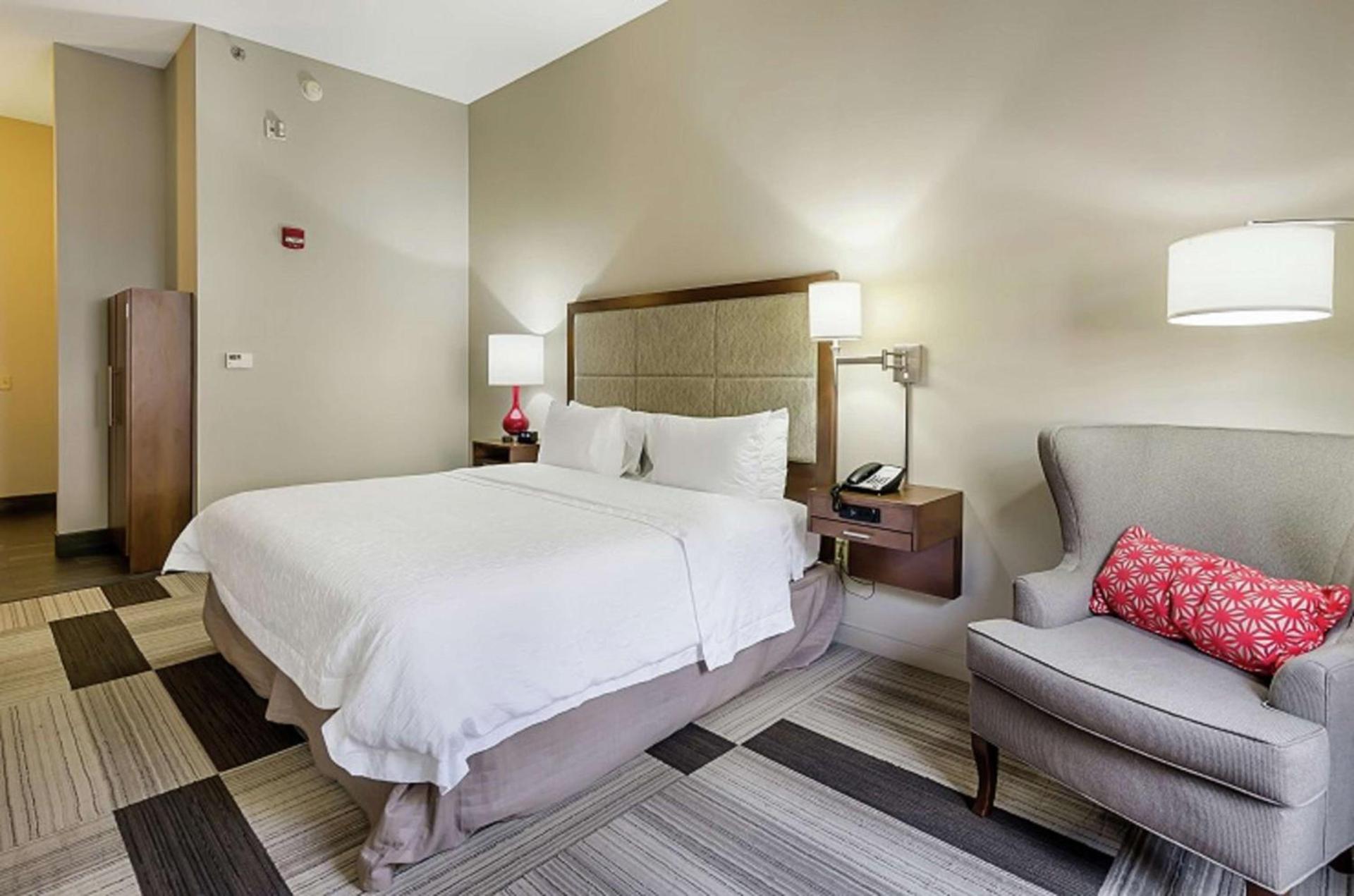 Hampton Inn Salem photo 36