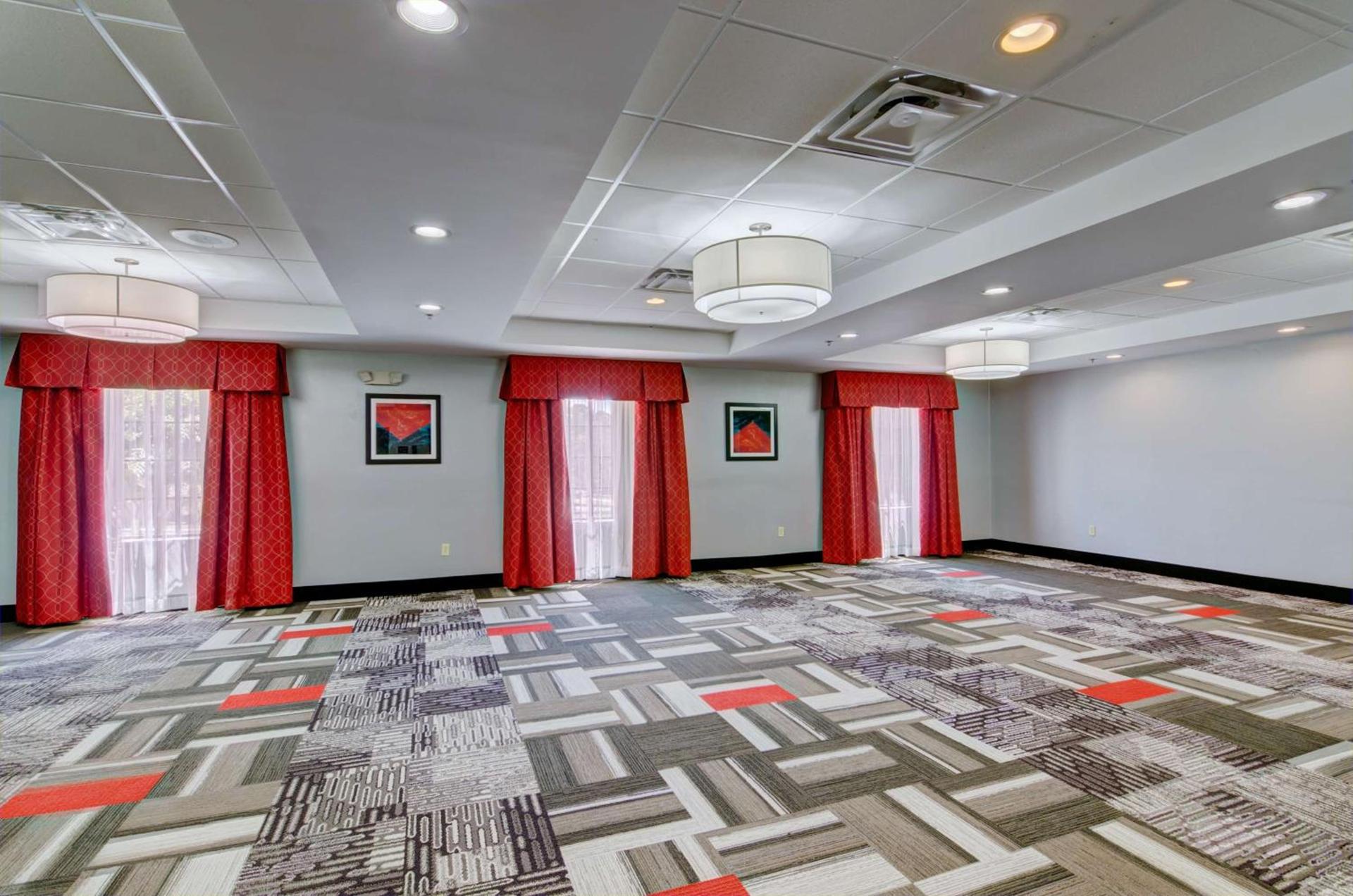 Hampton Inn Salem photo 49