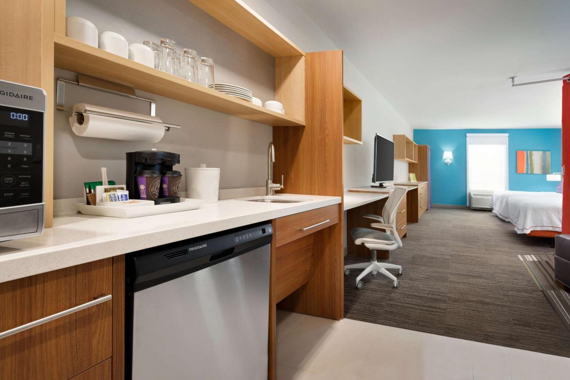 Home2 Suites by Hilton Roanoke photo 28