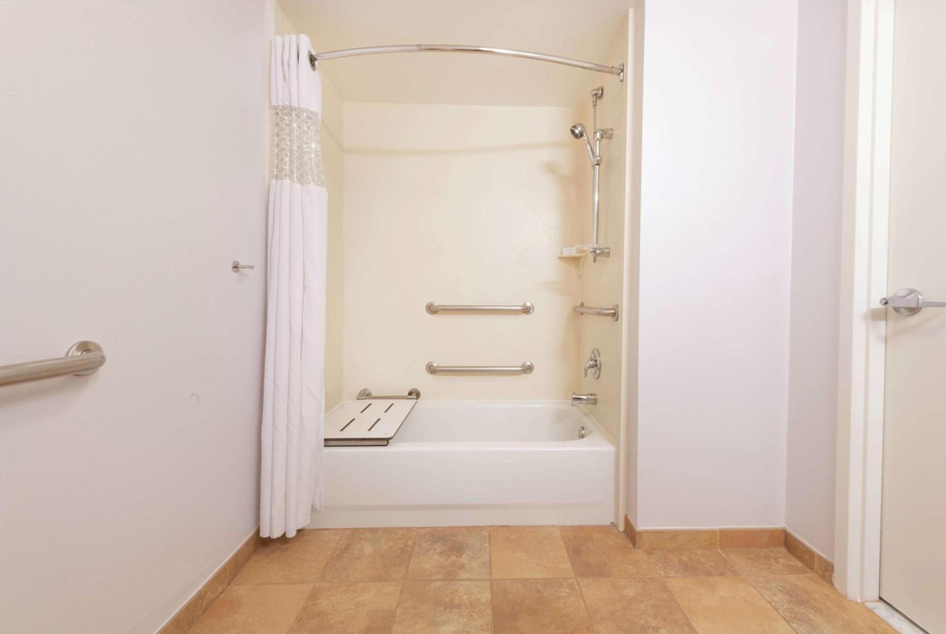 Hampton Inn & Suites Rochester/Victor photo 34