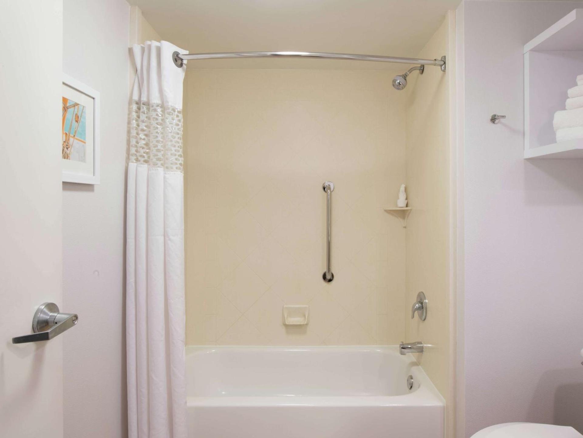 Hampton Inn & Suites Rochester/Victor photo 35