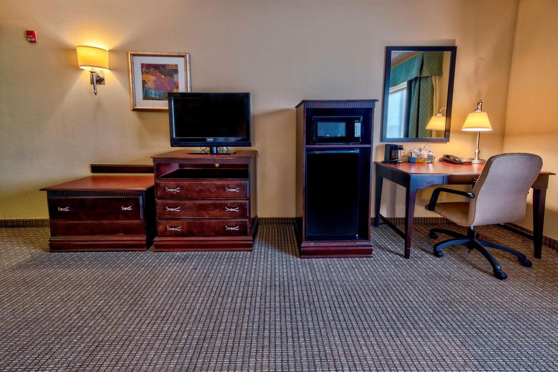 Hampton Inn Rochester - Irondequoit photo 21