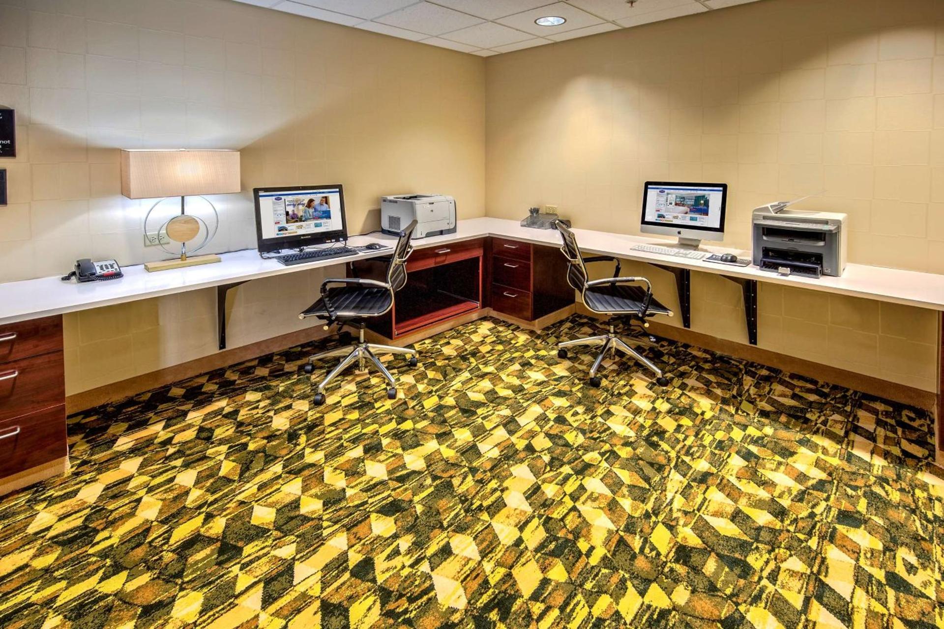 Hampton Inn Rochester - Irondequoit photo 27