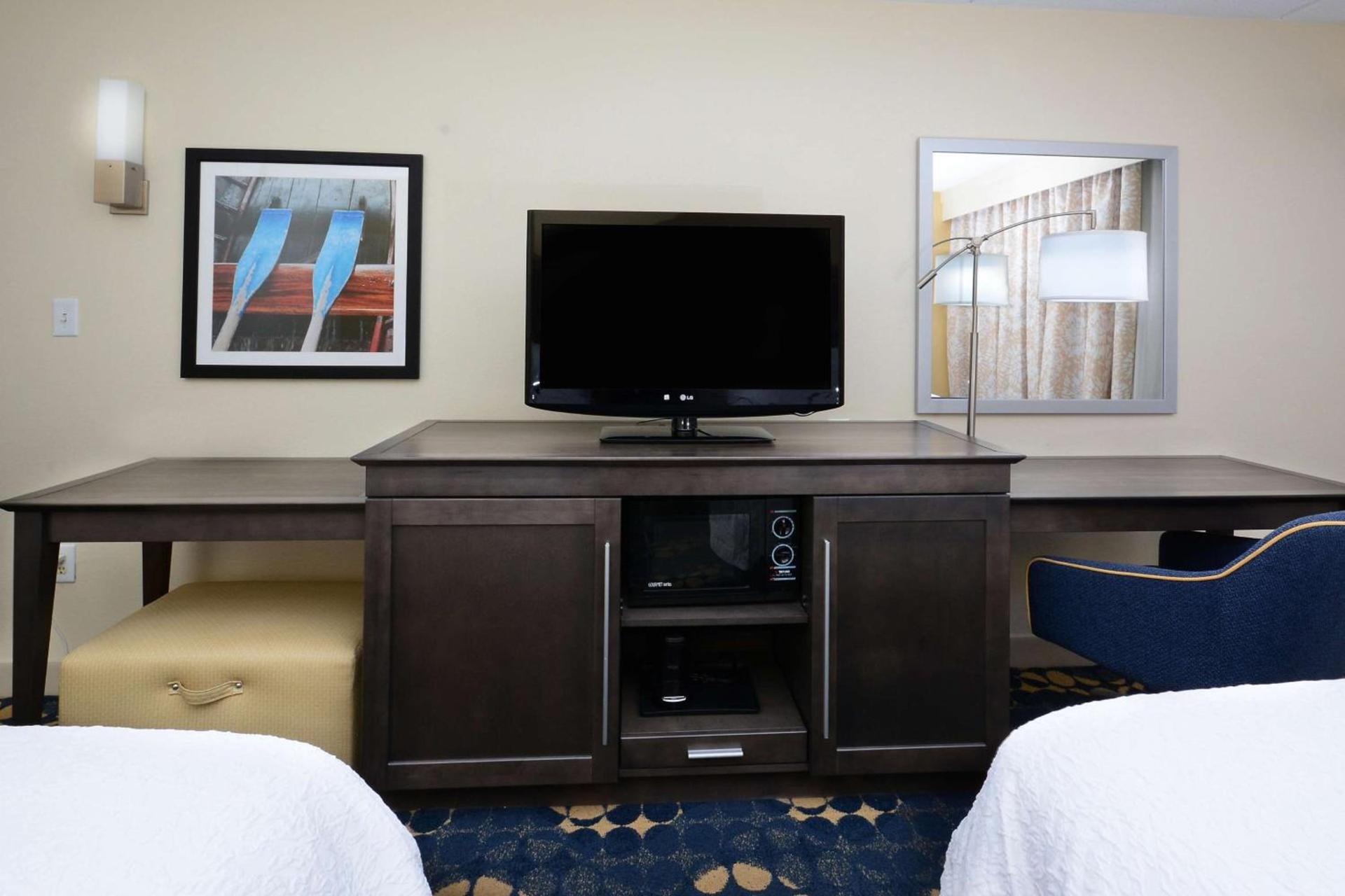 Hampton Inn Roxboro photo 13