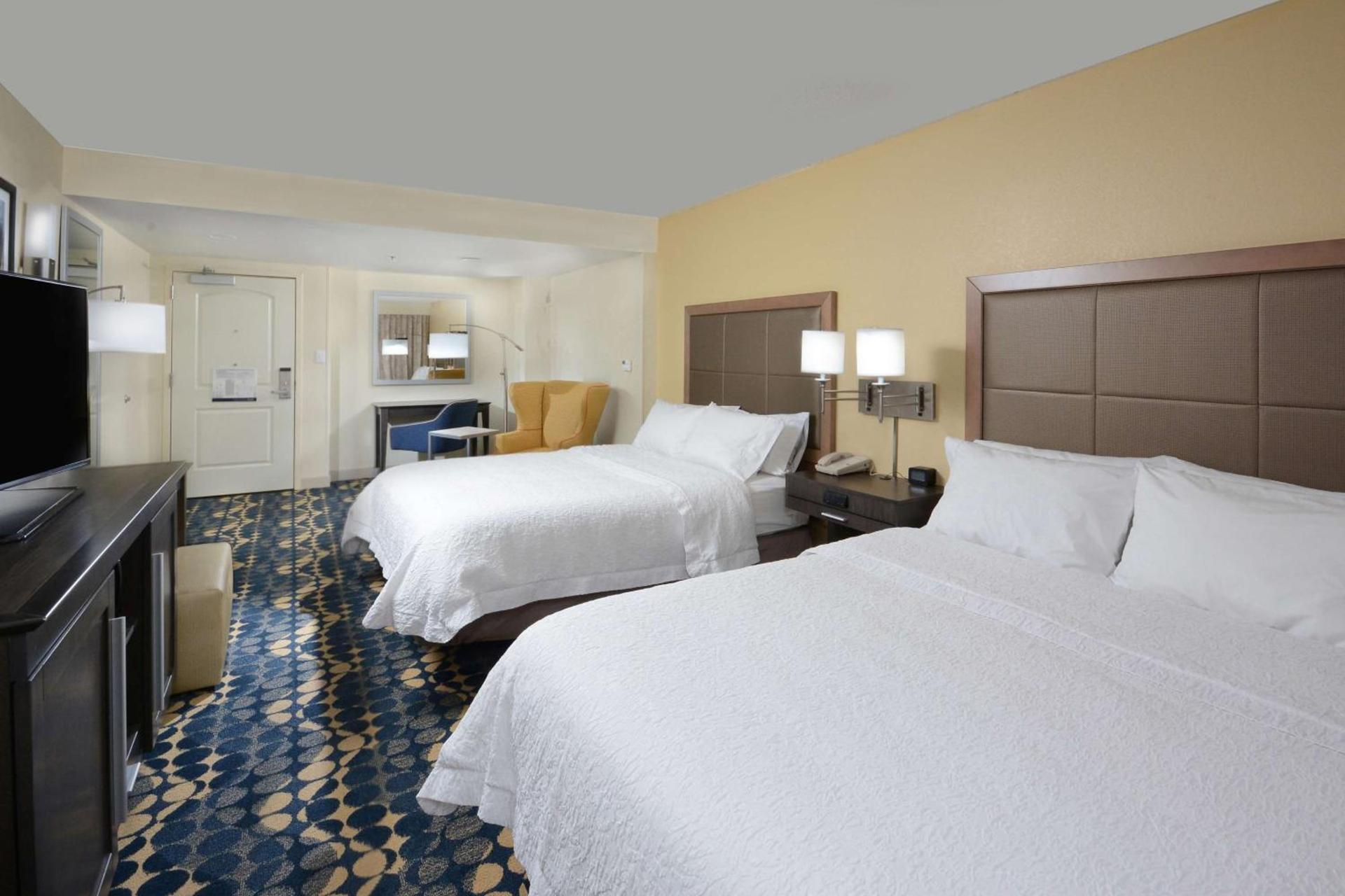 Hampton Inn Roxboro photo 16