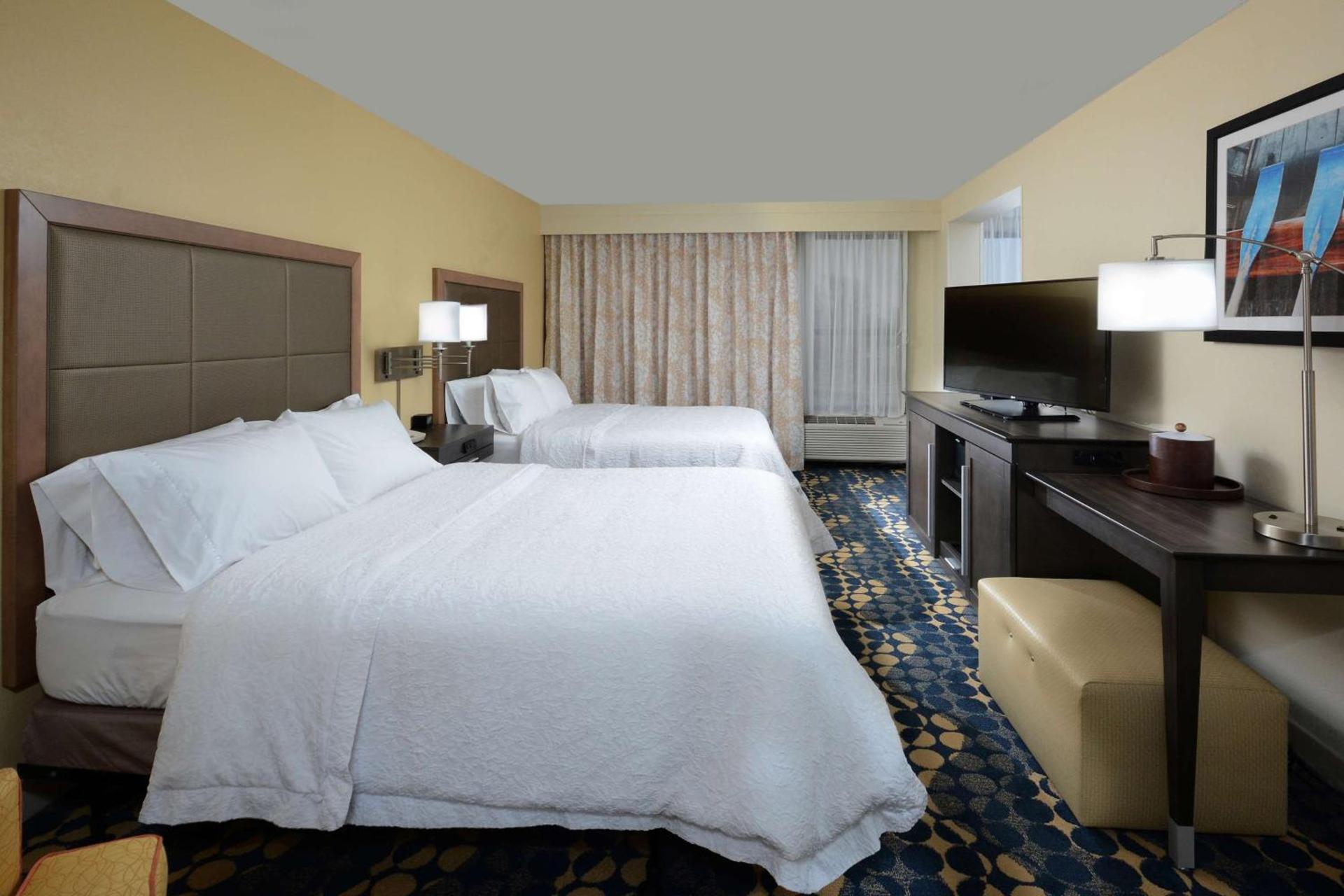 Hampton Inn Roxboro photo 22