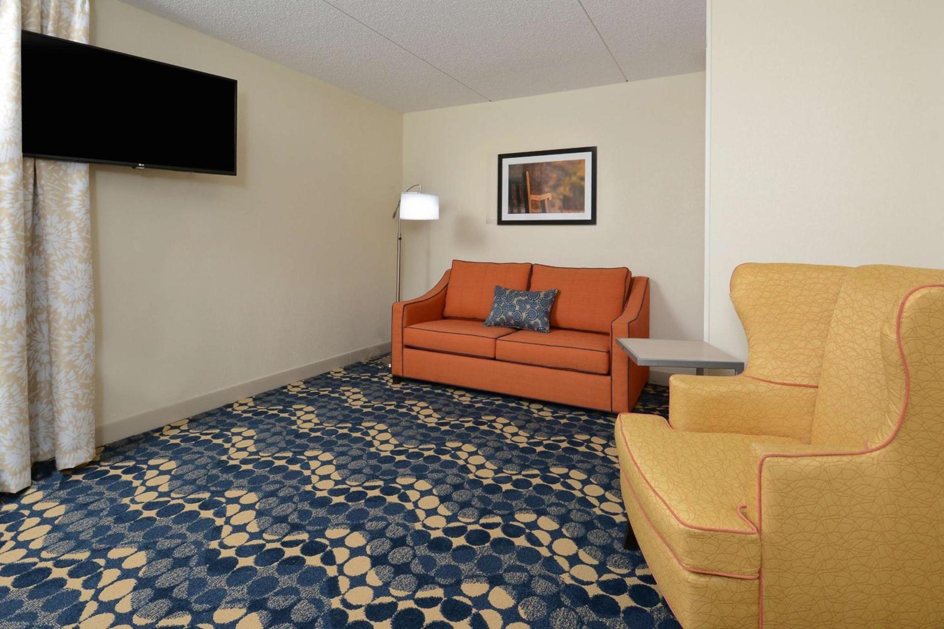 Hampton Inn Roxboro photo 23