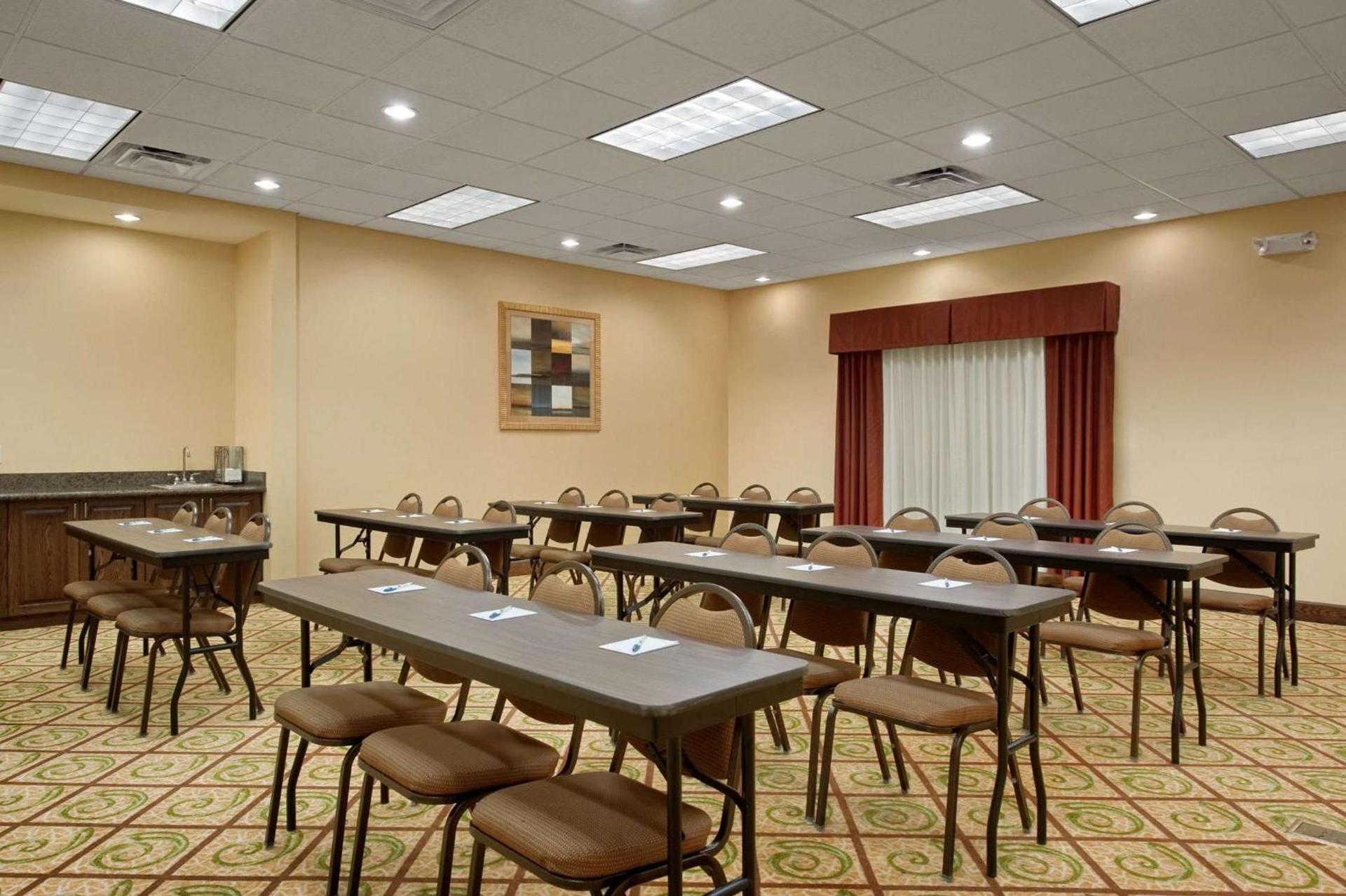 Homewood Suites by Hilton Rochester - Victor photo 21