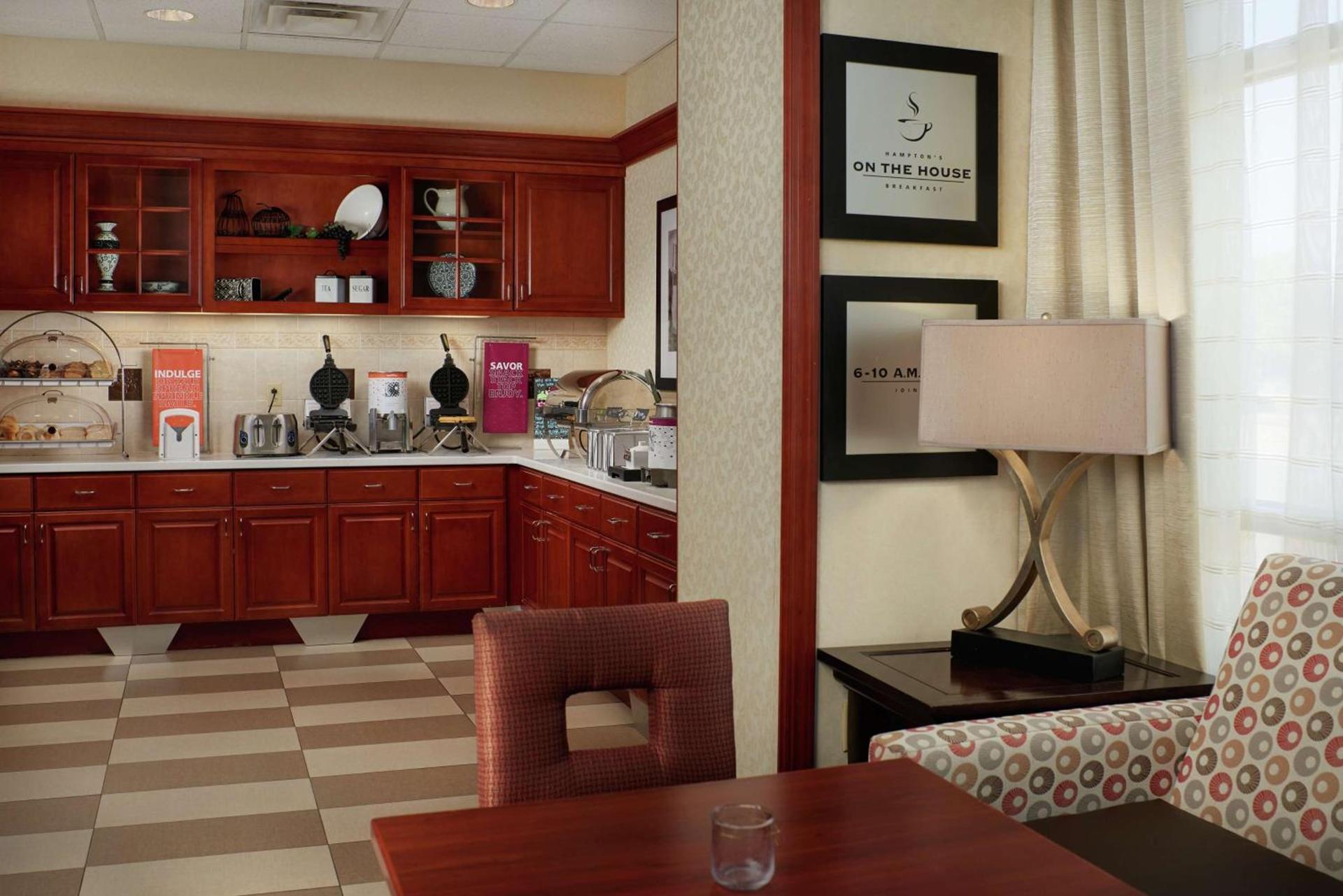 Hampton Inn & Suites Roswell photo 9