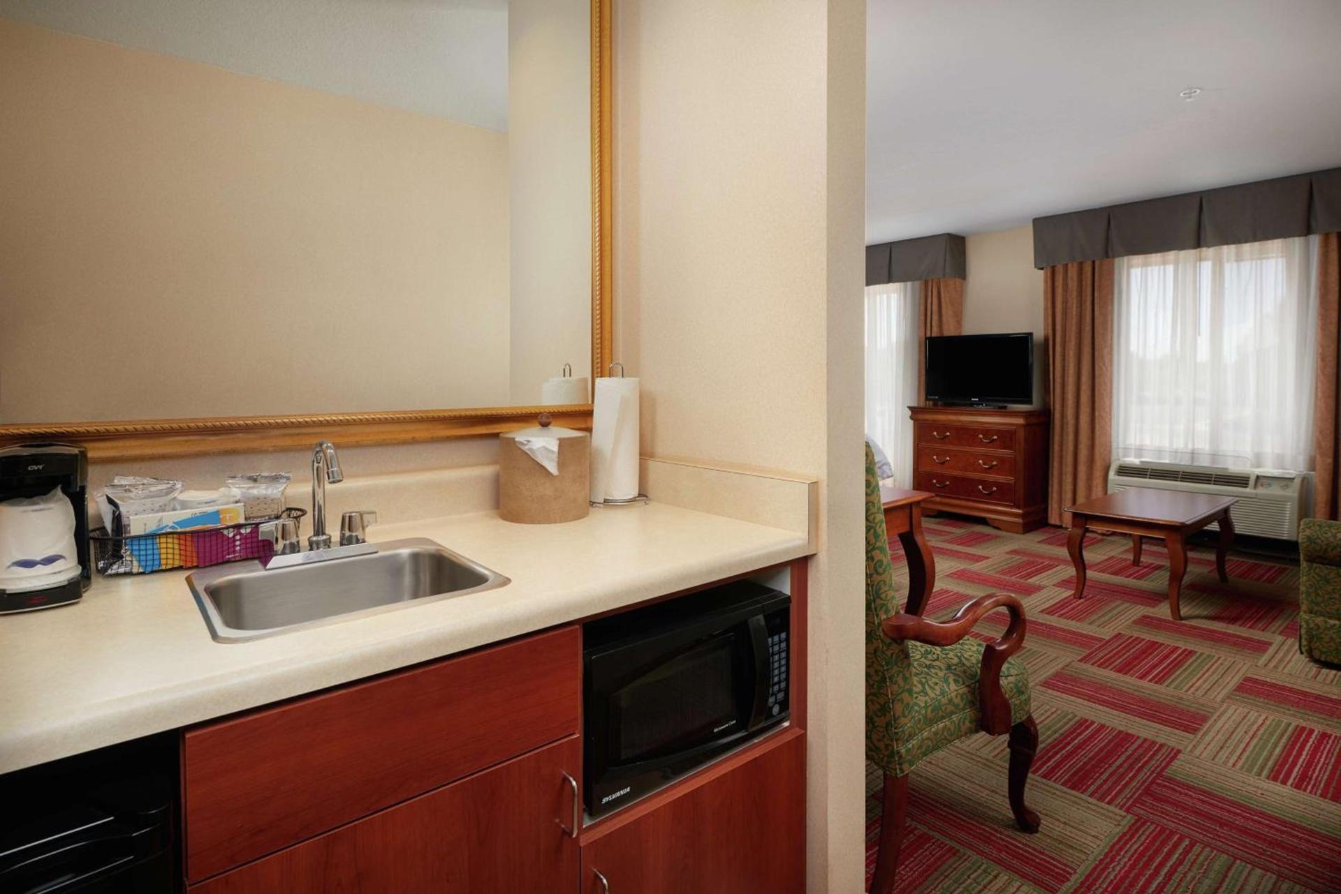 Hampton Inn & Suites Roswell photo 30