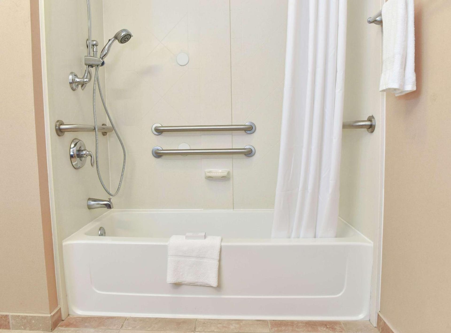 Hampton Inn Ruston photo 24