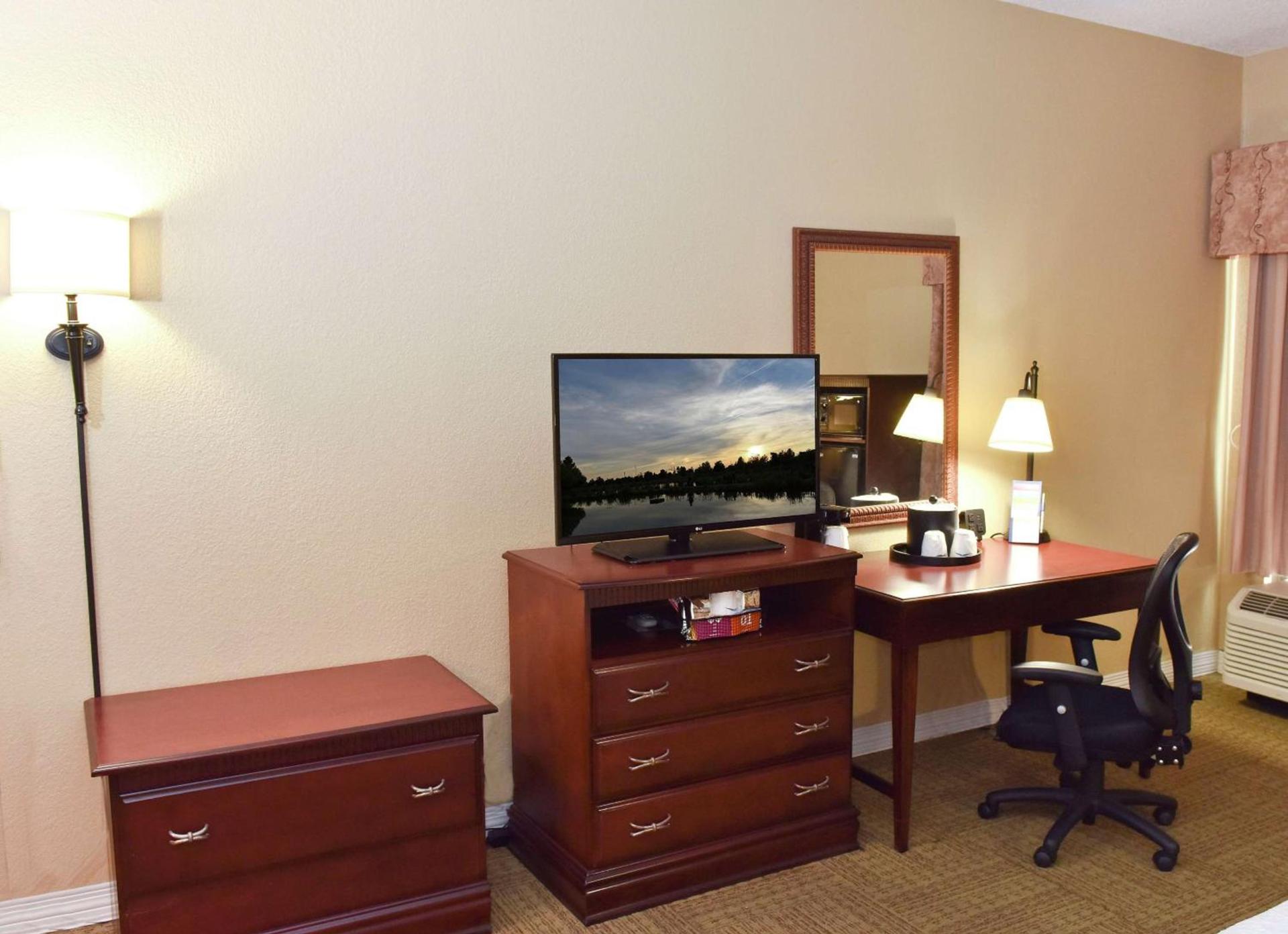 Hampton Inn Ruston photo 25
