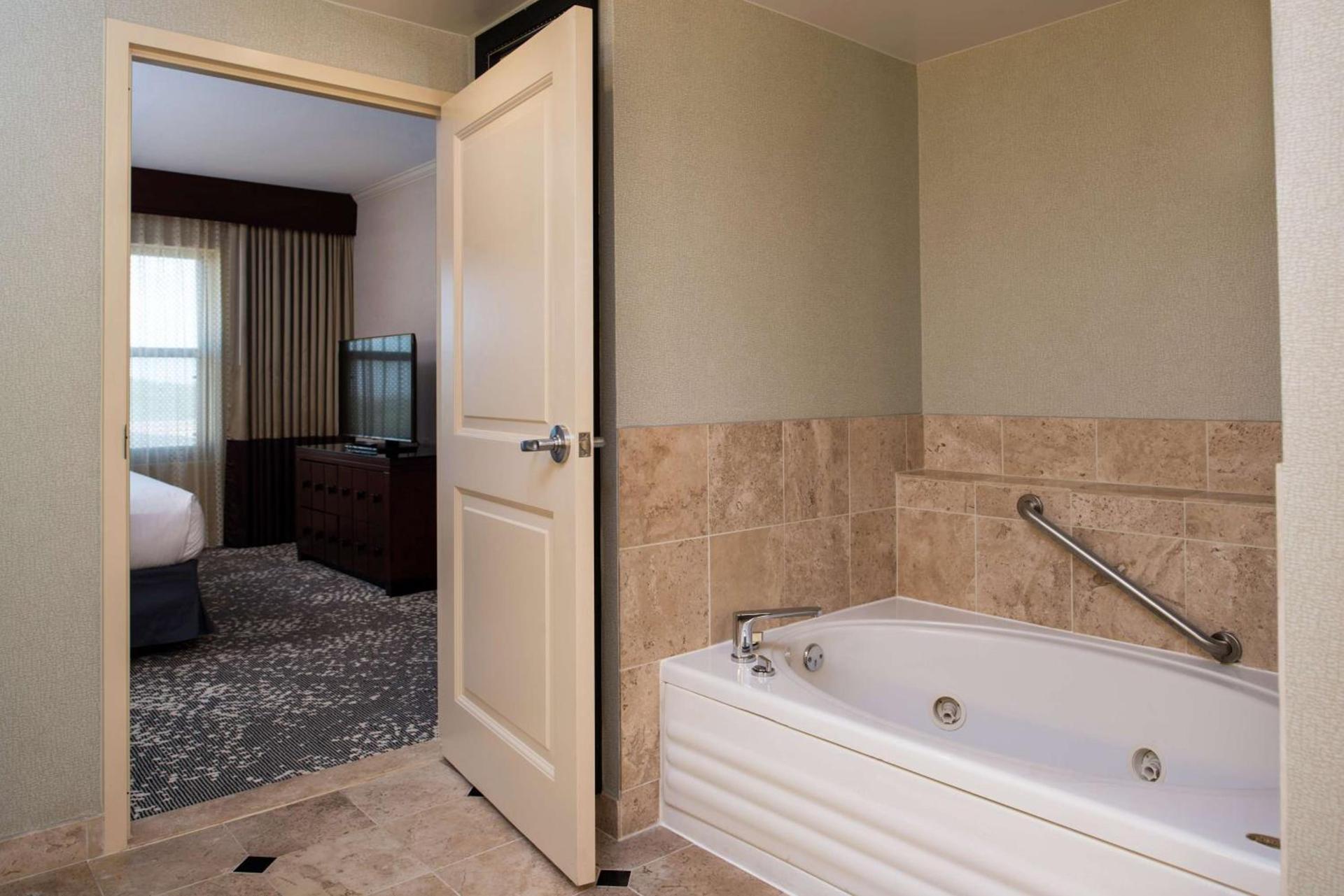 Hilton San Antonio Hill Country photo 26