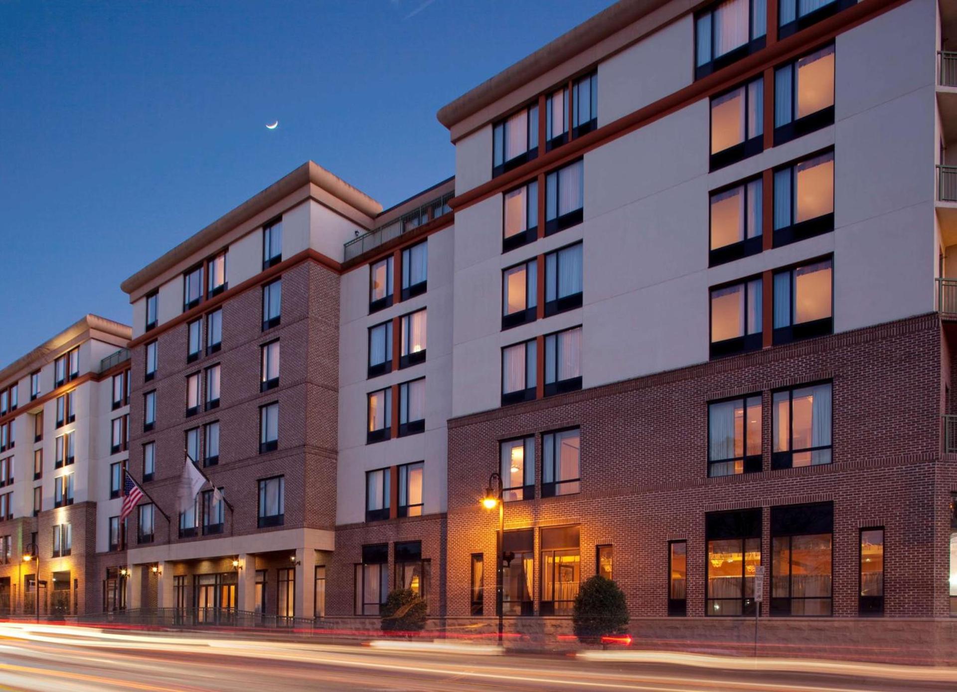 DoubleTree by Hilton Historic Savannah photo 1