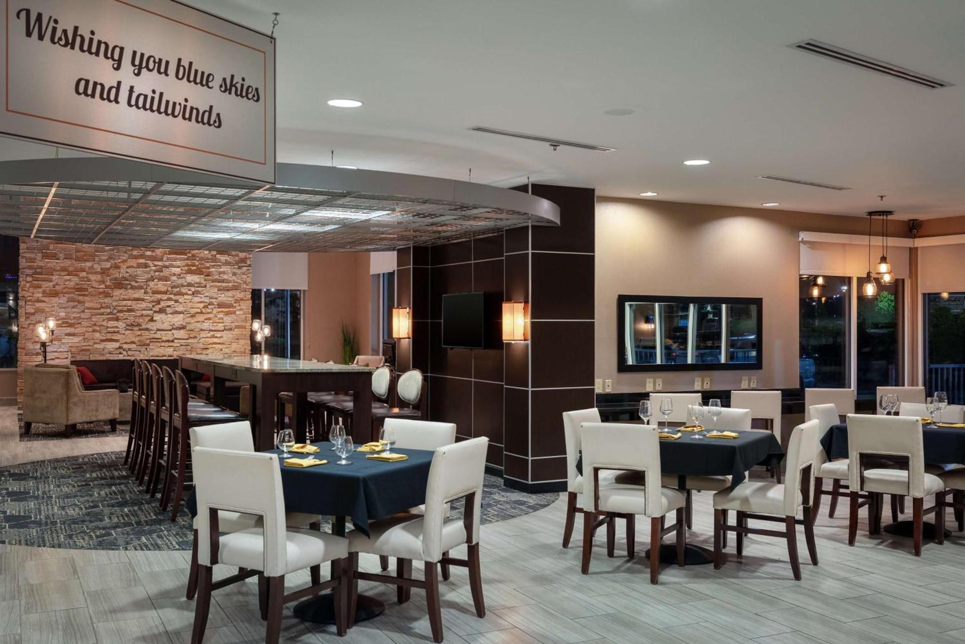 DoubleTree by Hilton Hotel Savannah Airport photo 12