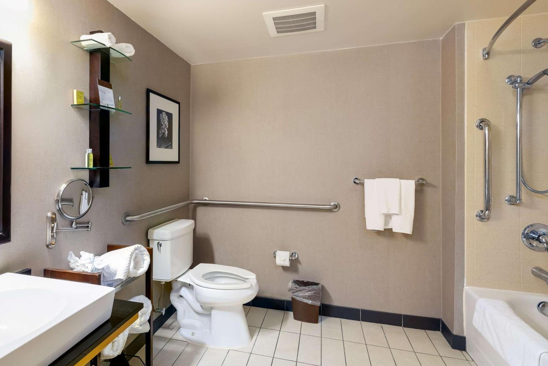 DoubleTree by Hilton Hotel Savannah Airport photo 22