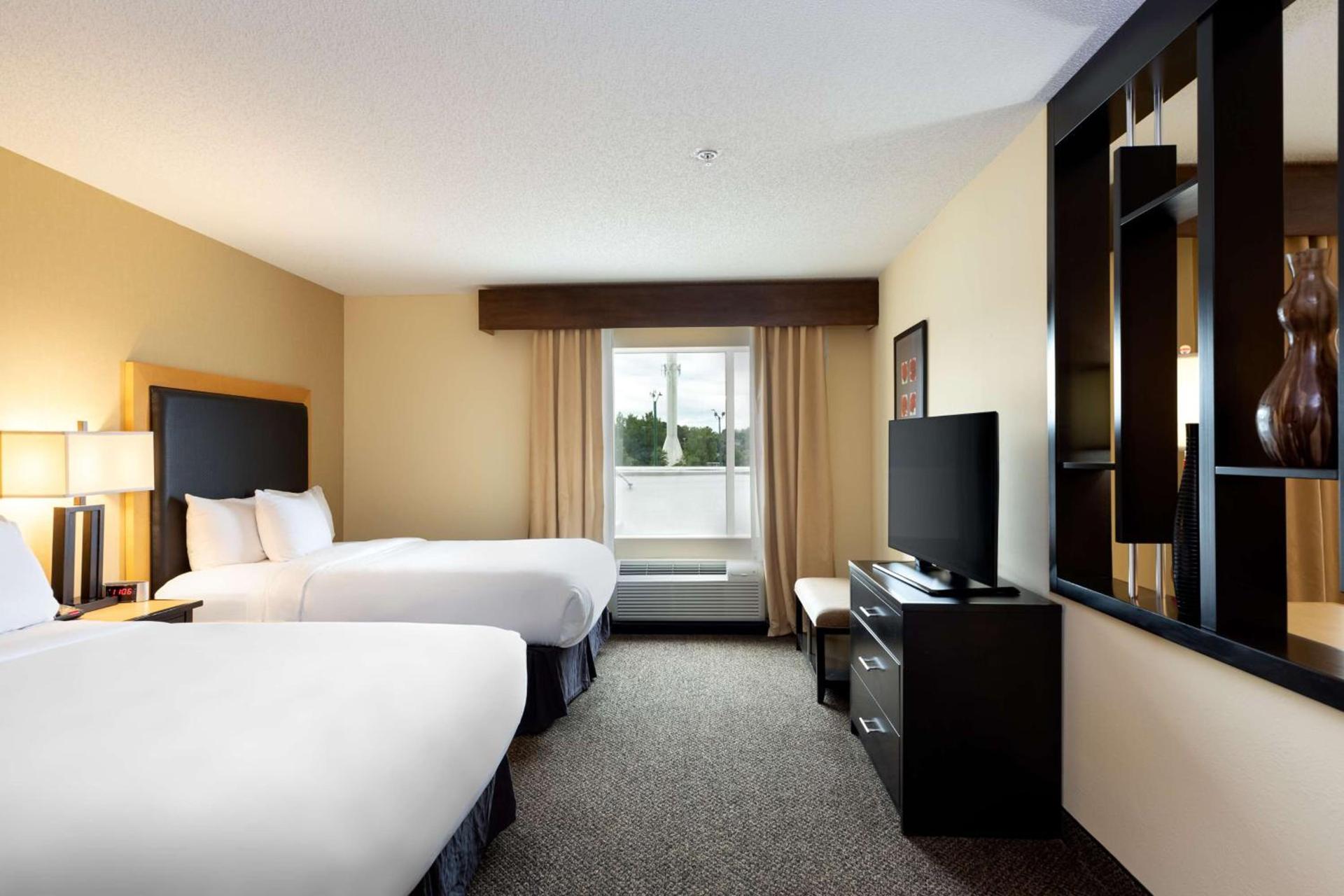 DoubleTree by Hilton Hotel Savannah Airport photo 25