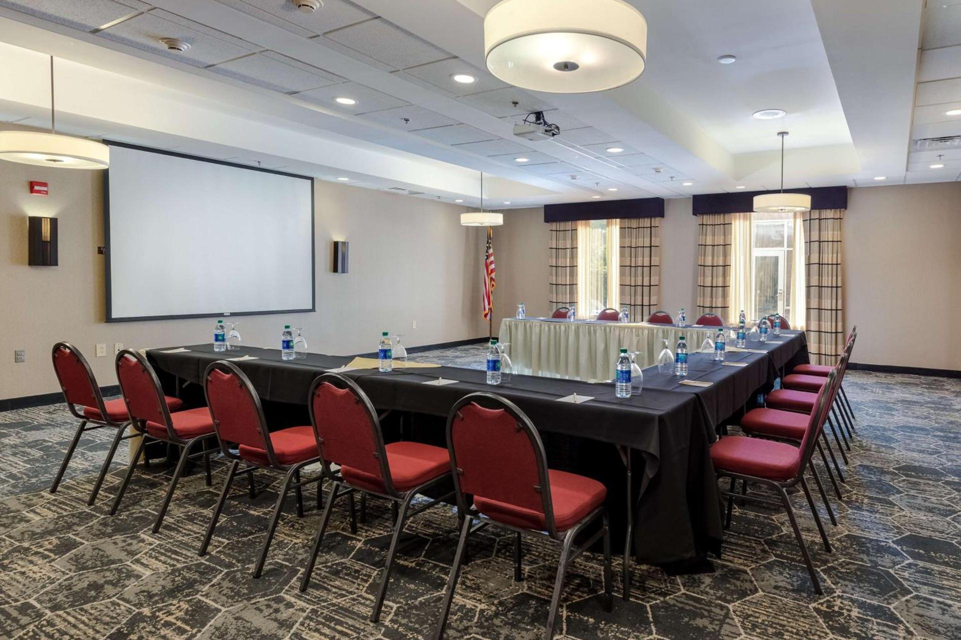 DoubleTree by Hilton Hotel Savannah Airport photo 24