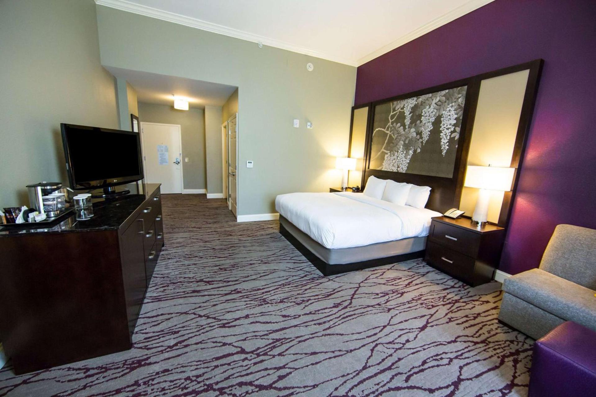 DoubleTree by Hilton Historic Savannah photo 38