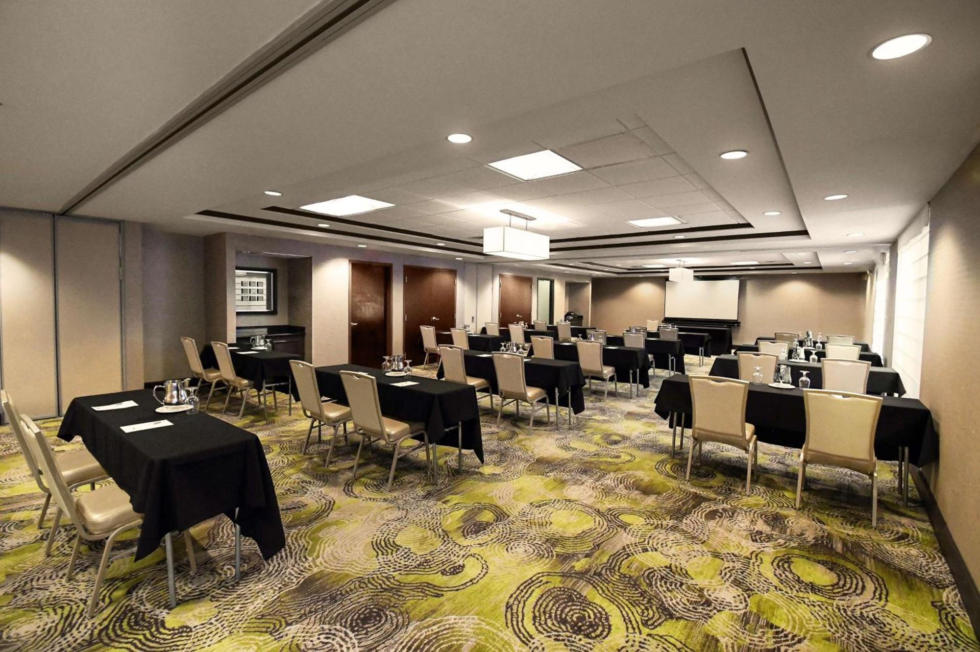 Hilton Garden Inn South Bend photo 44